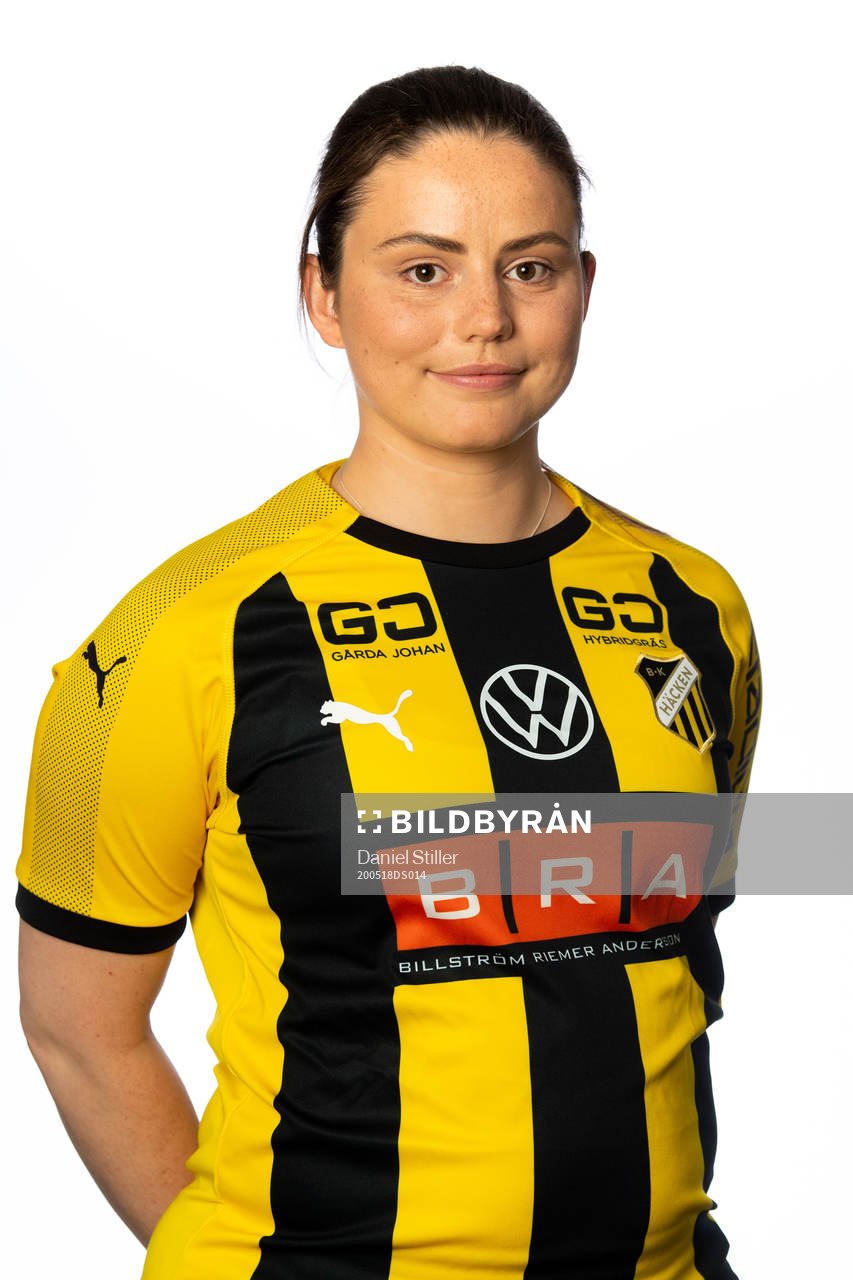 Anna Fallgren i häckens damlag