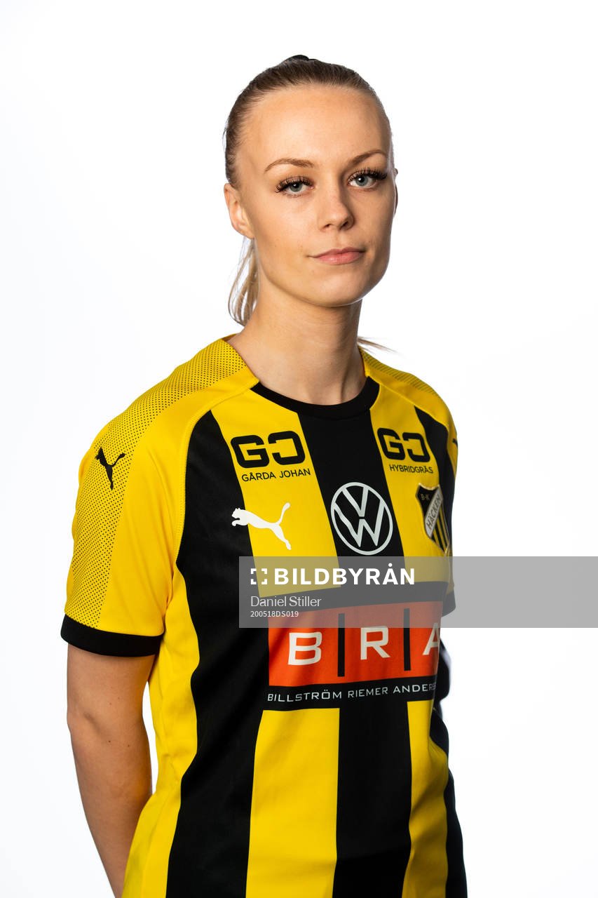 Lovisa Odh i häckens damlag