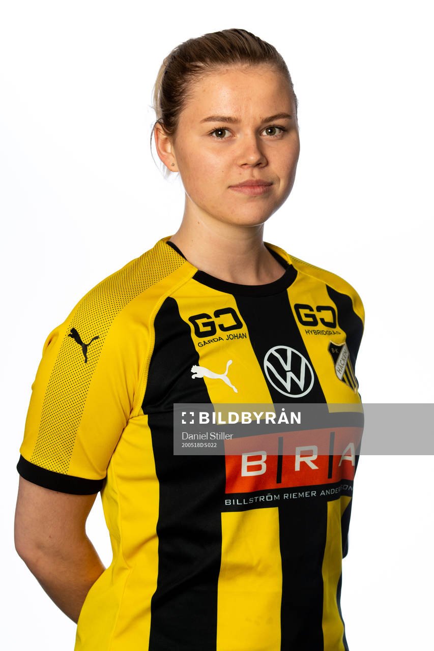 Malin Rönnkvist i häckens damlag