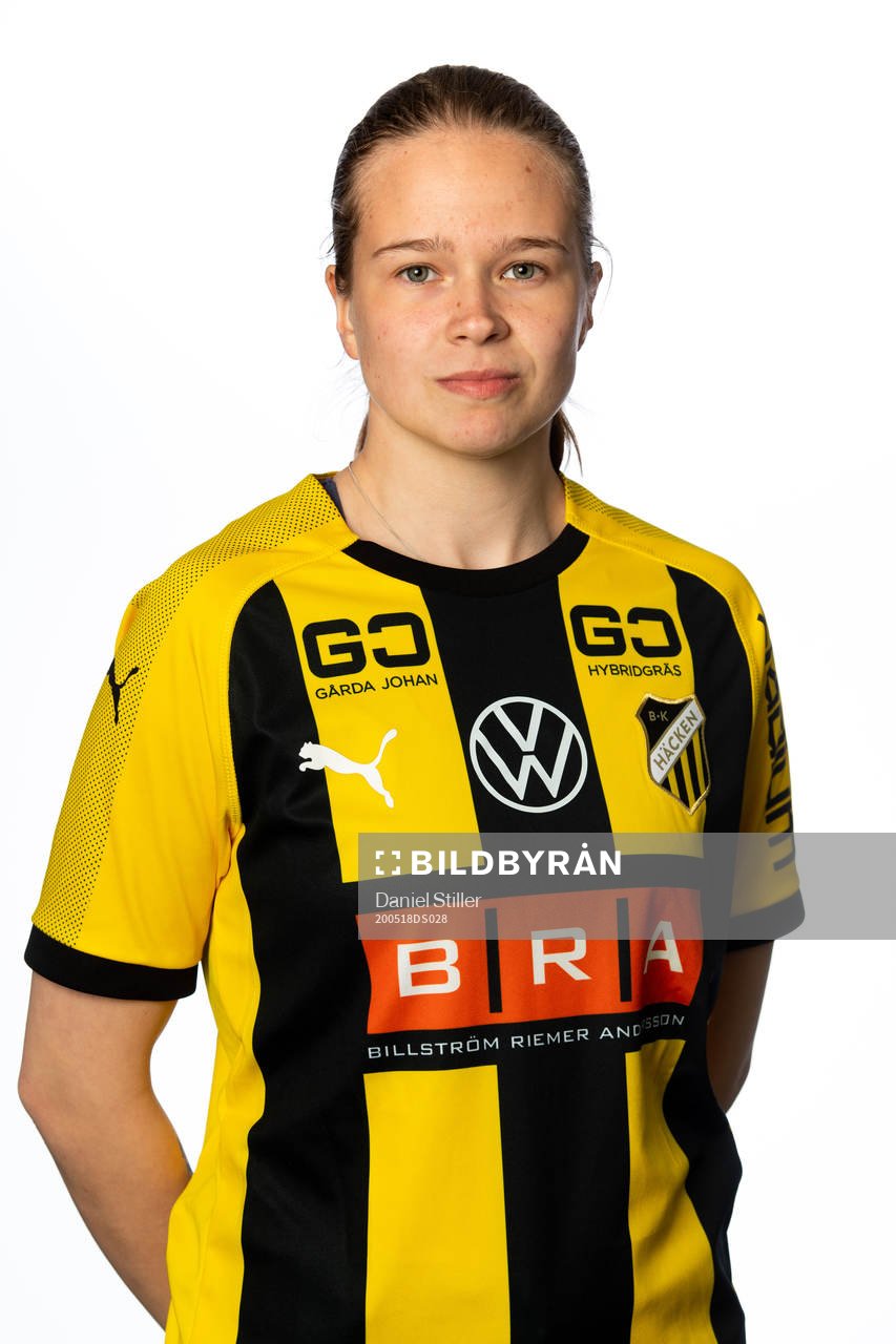 Hanna Ljunggren Moilanen i häckens damlag