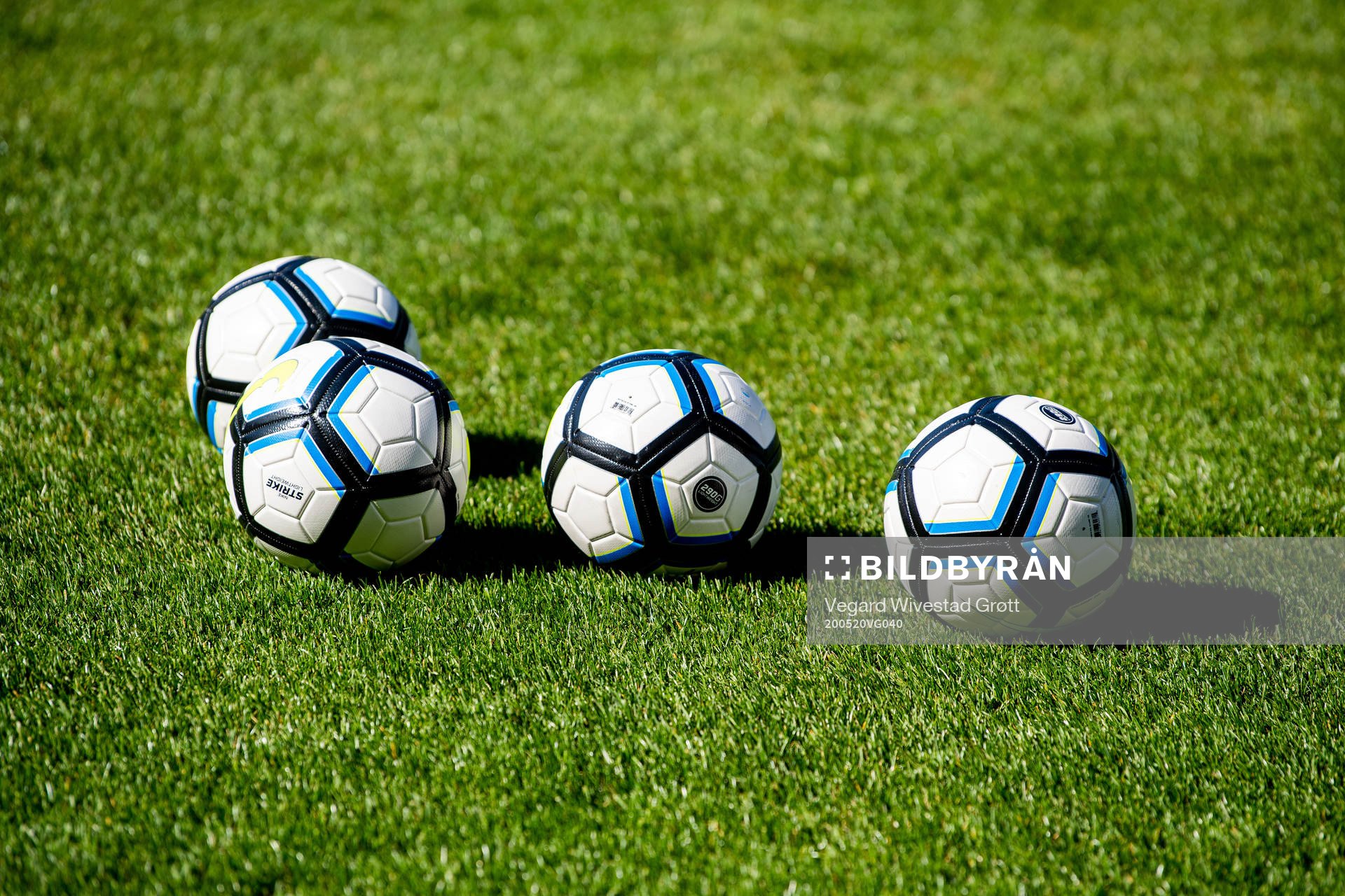 Nike footballs