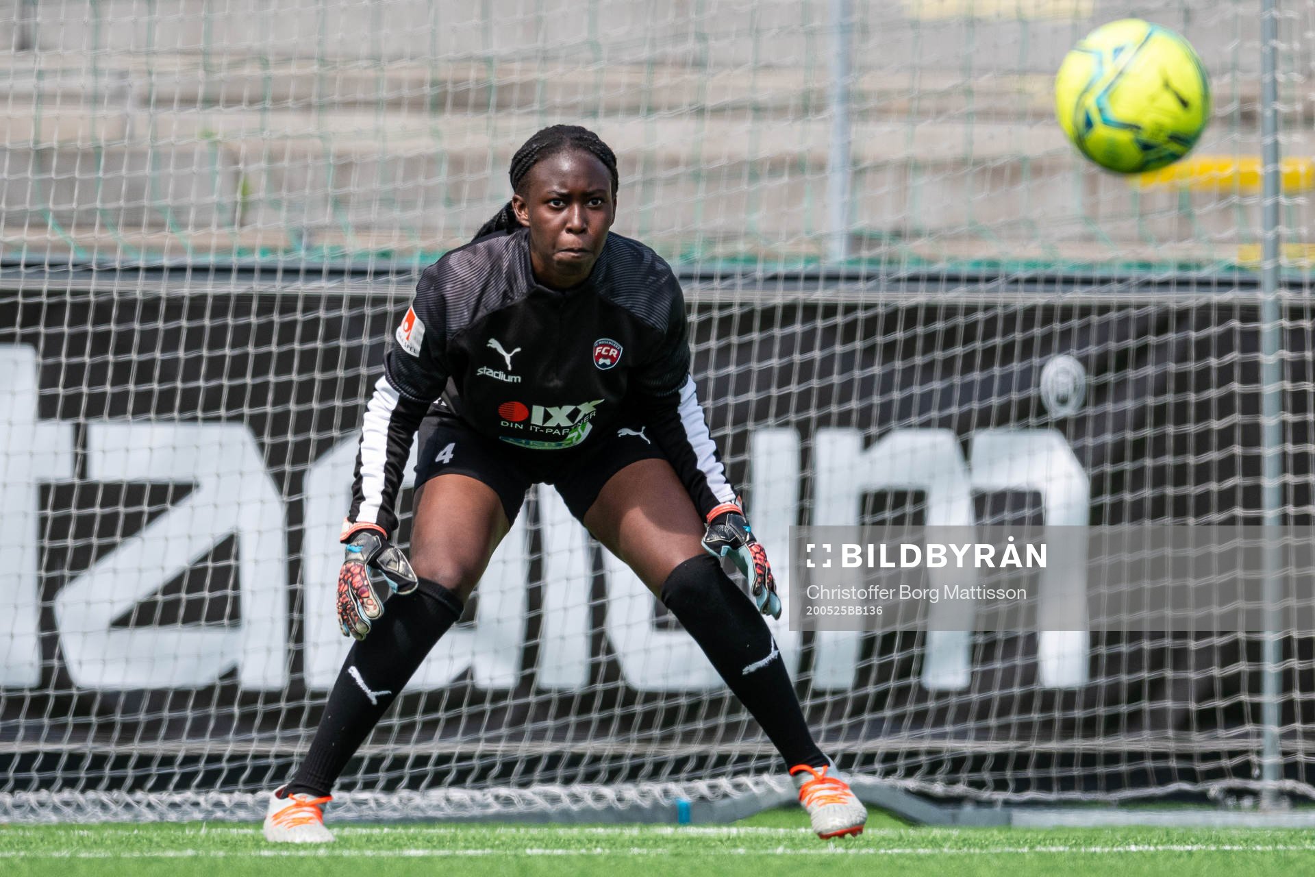 målvakt Angel Mukasa