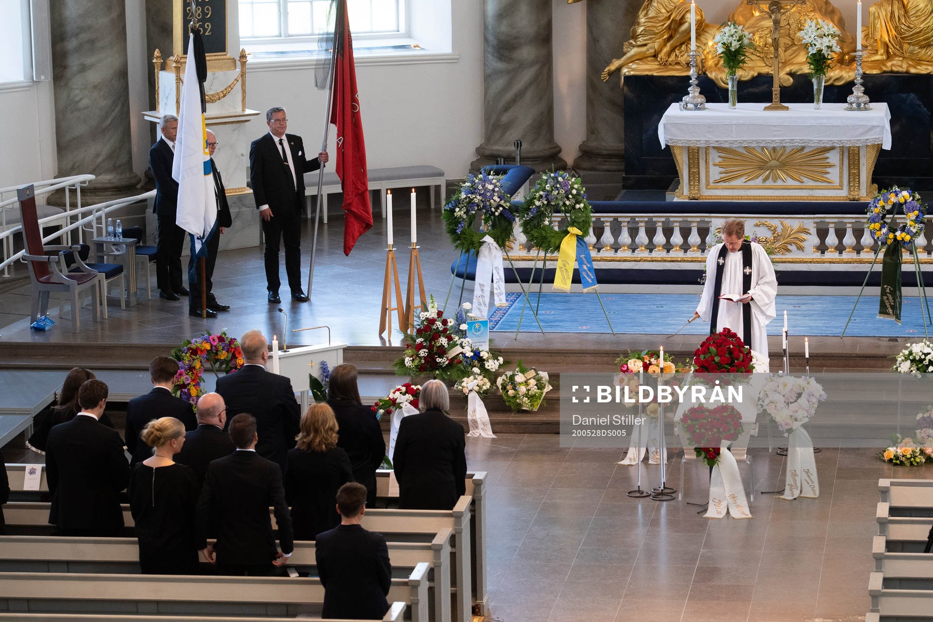 Prästen Jonas Eek håller tal när IFK Göteborgs tidigare