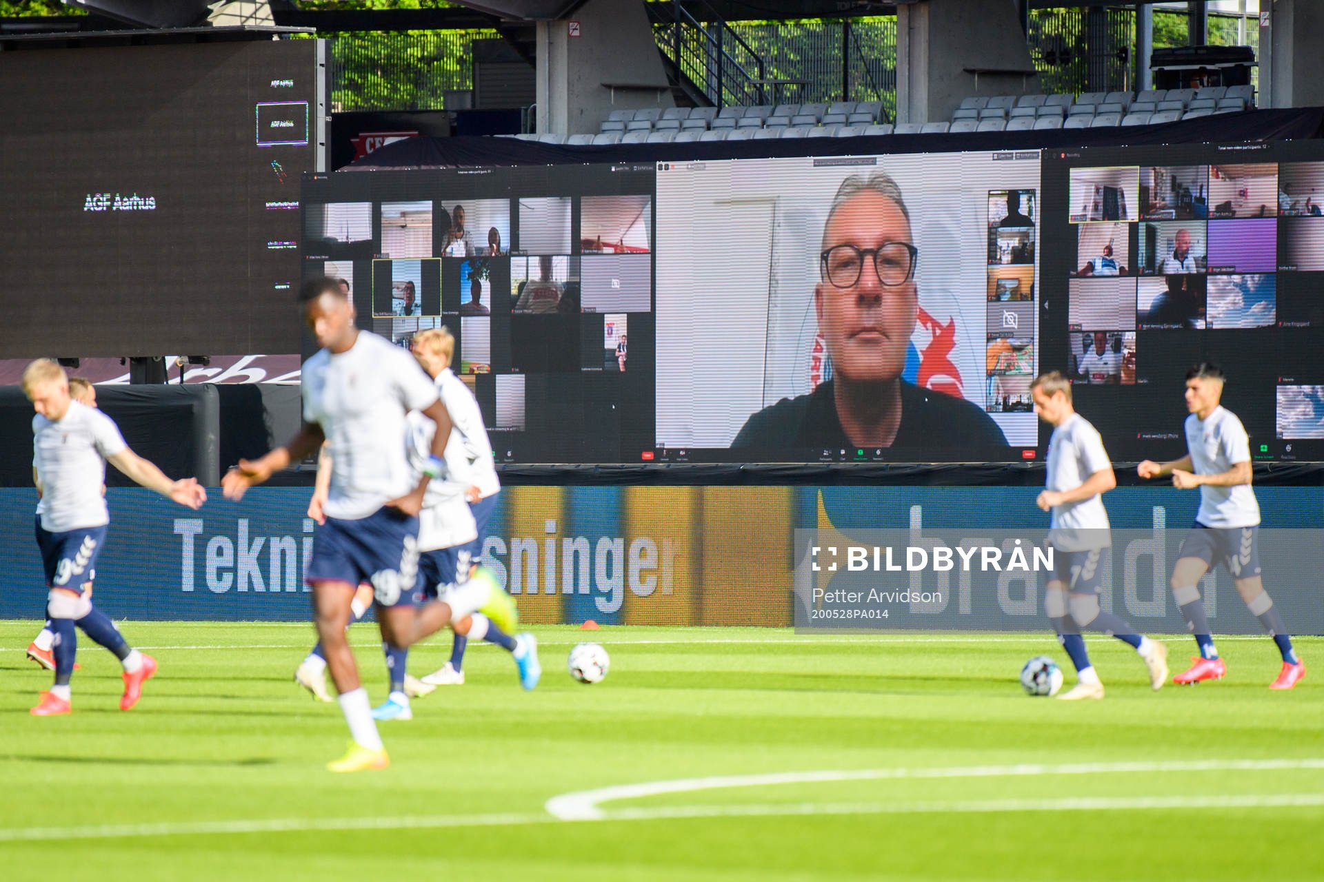 A virtual grandstand with supporters