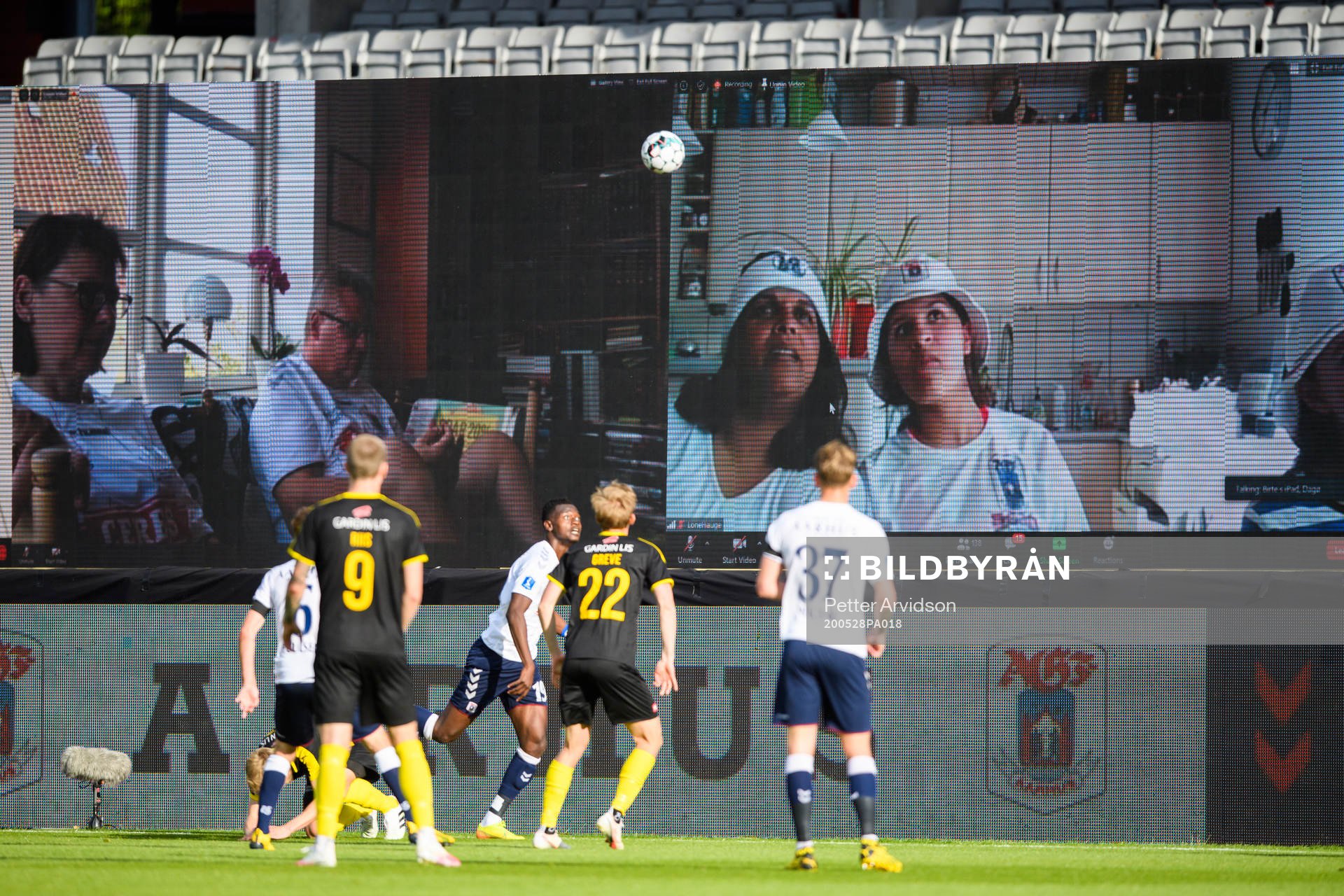 A virtual grandstand with supporters
