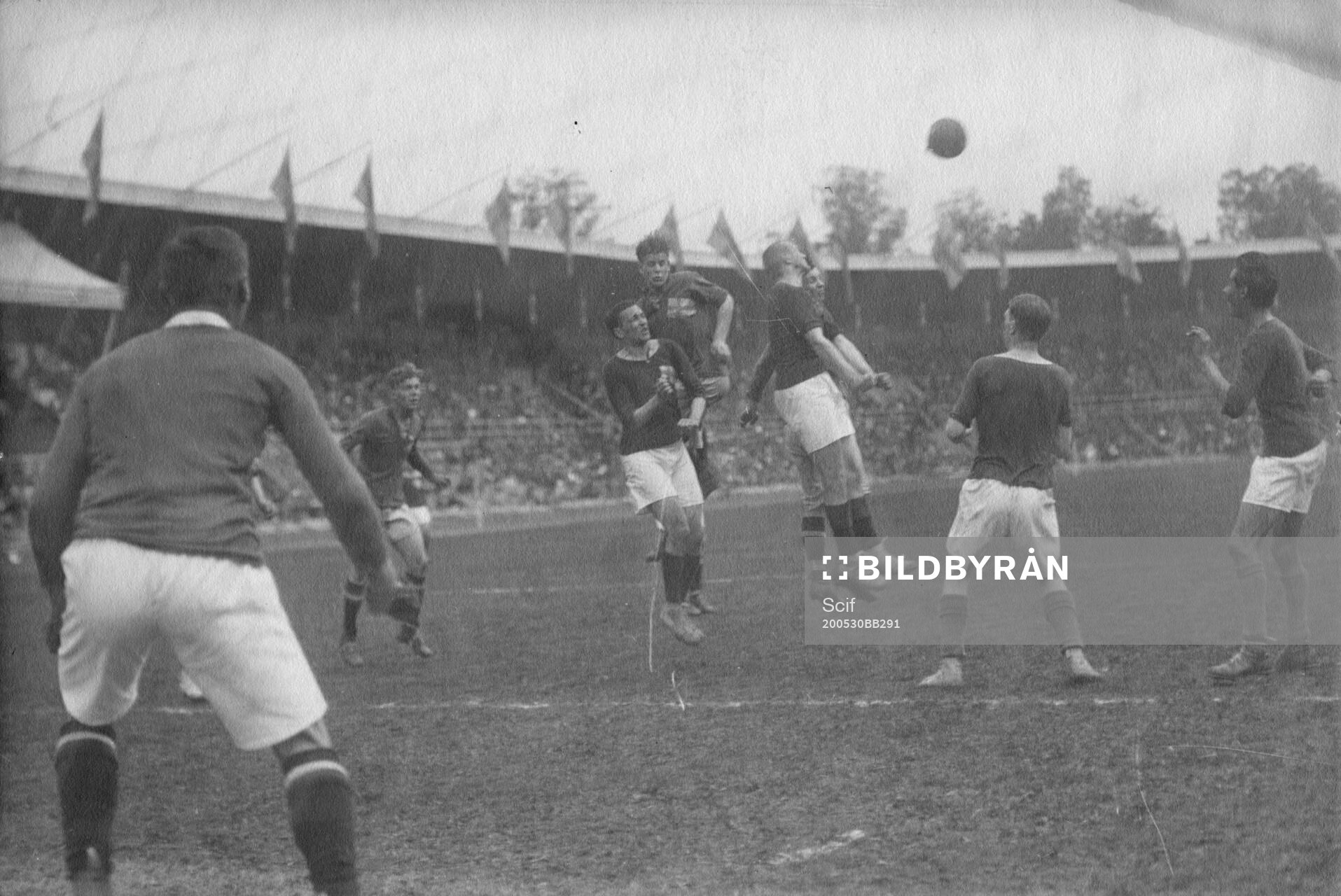 Fotboll, Sverige - Finland 4-0 (1-0). 10 000 besökare.