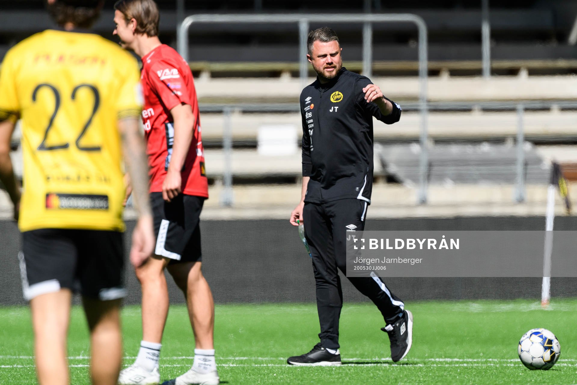 manager Jimmy Thelin