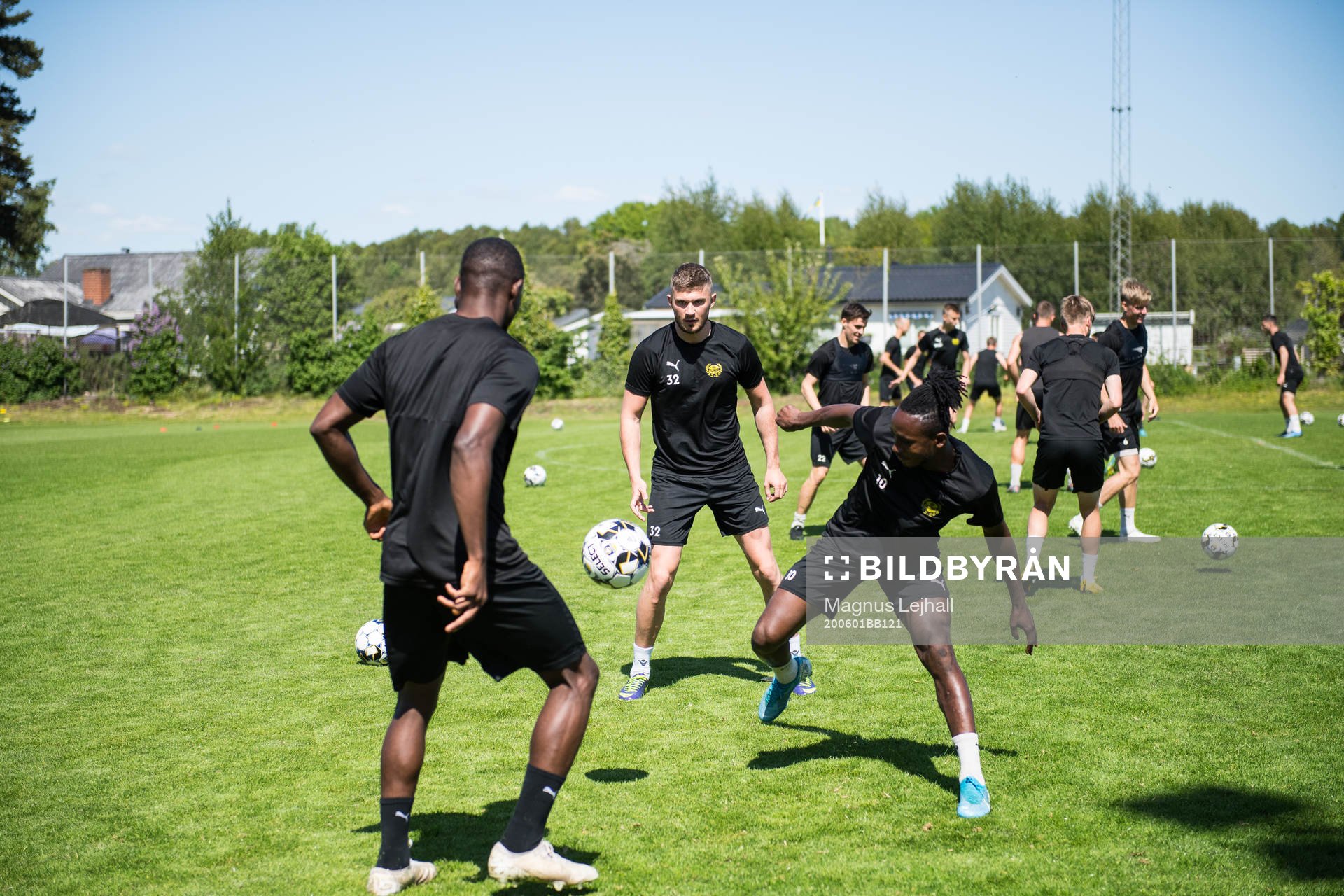 Mjällbys Moro Mamudu och Moses Ogbu