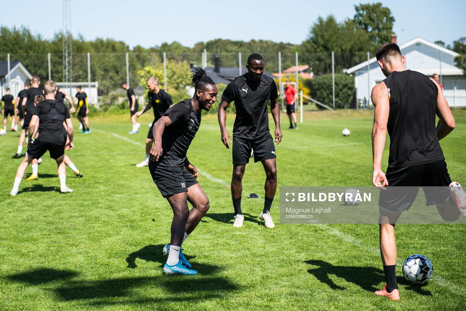 Mjällbys Moro Mamudu och Moses Ogbu
