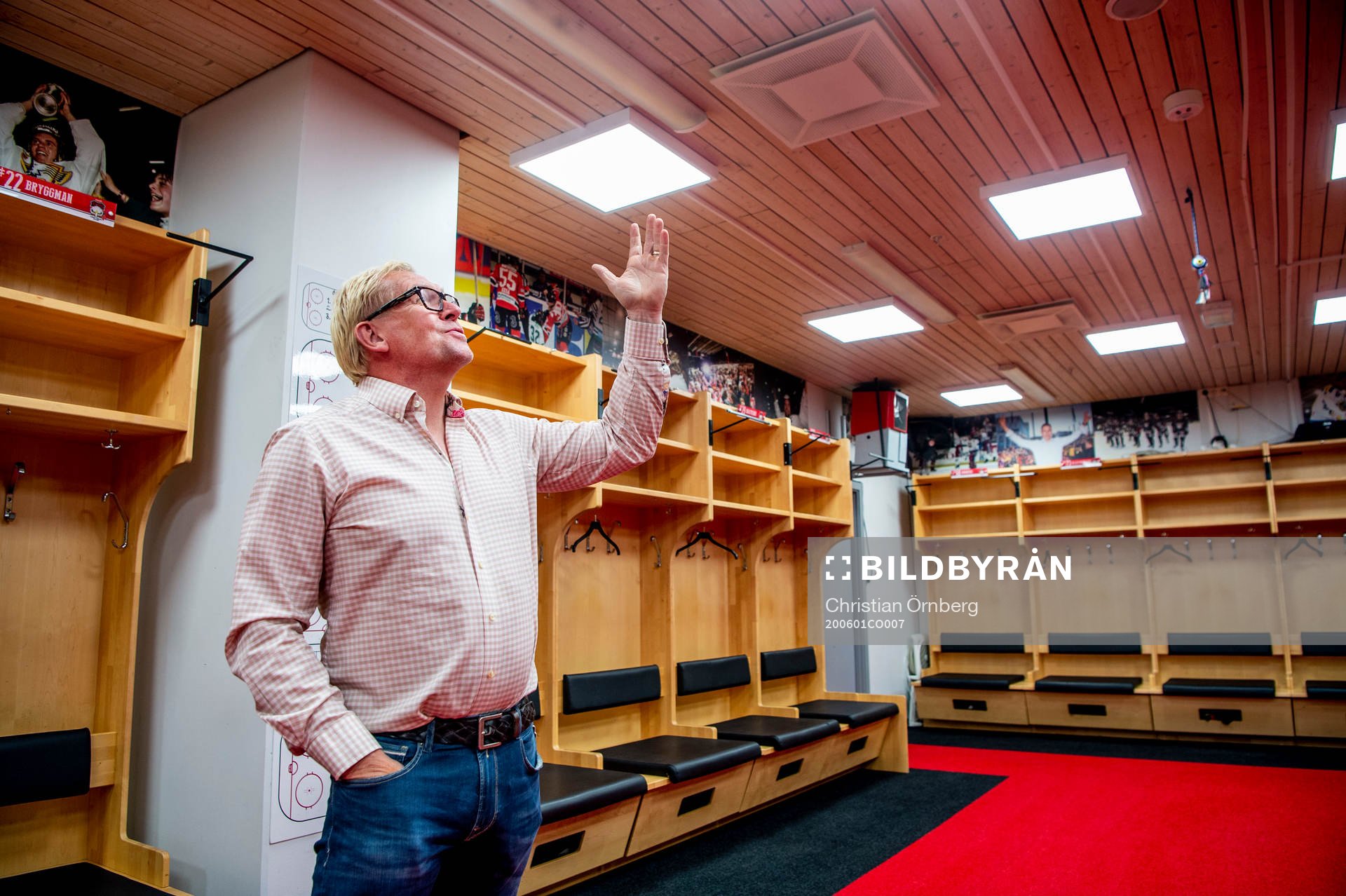 VD och sportchef Patrik Sylvegård spanar in det nya