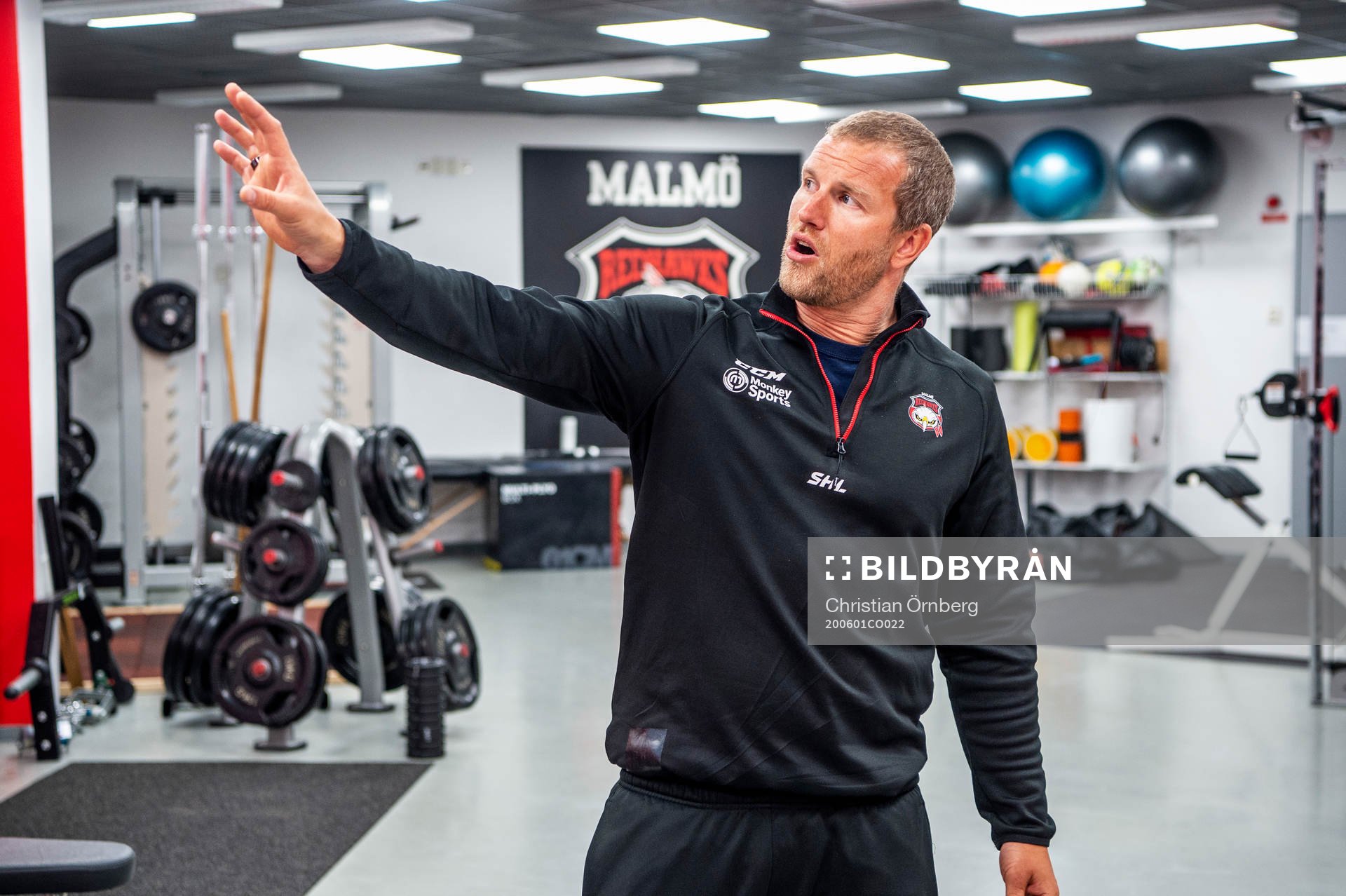 Fystränare, Freddie Sjögren med spelarna i gymmet. Malmö