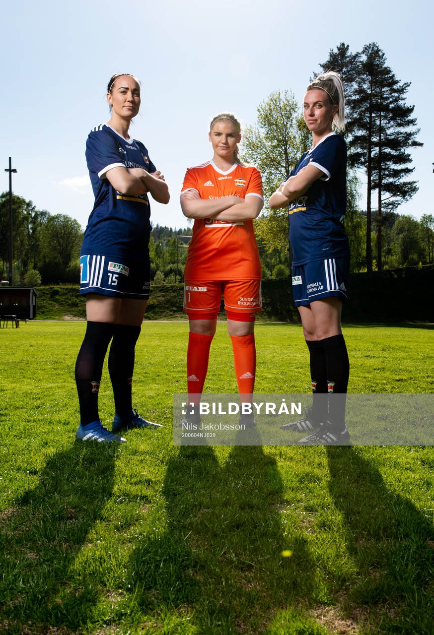 Ida Merchant, målvakt Emelie Bergh och Amanda Sevefjord