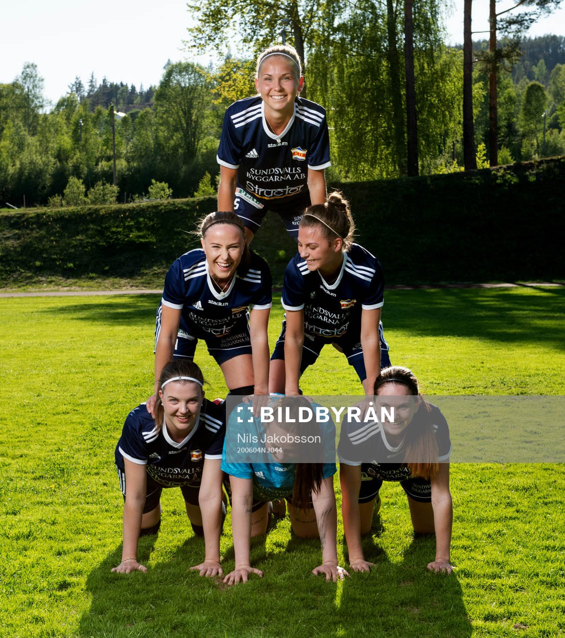 Överst, Sara Wexén, mitten, Ida Cöster och Denice