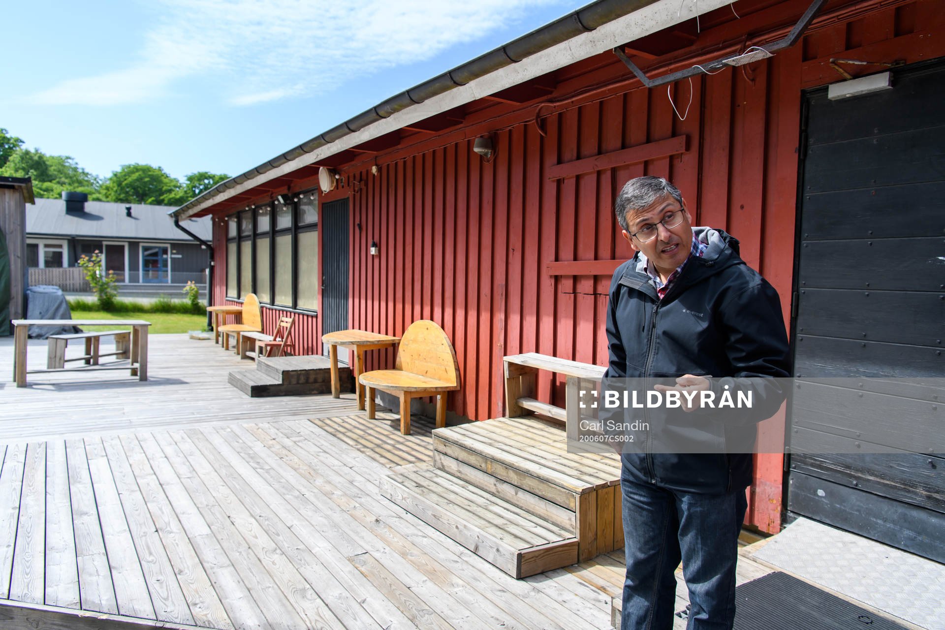 s tränare Tito Orlando Rojas blir intervjuad