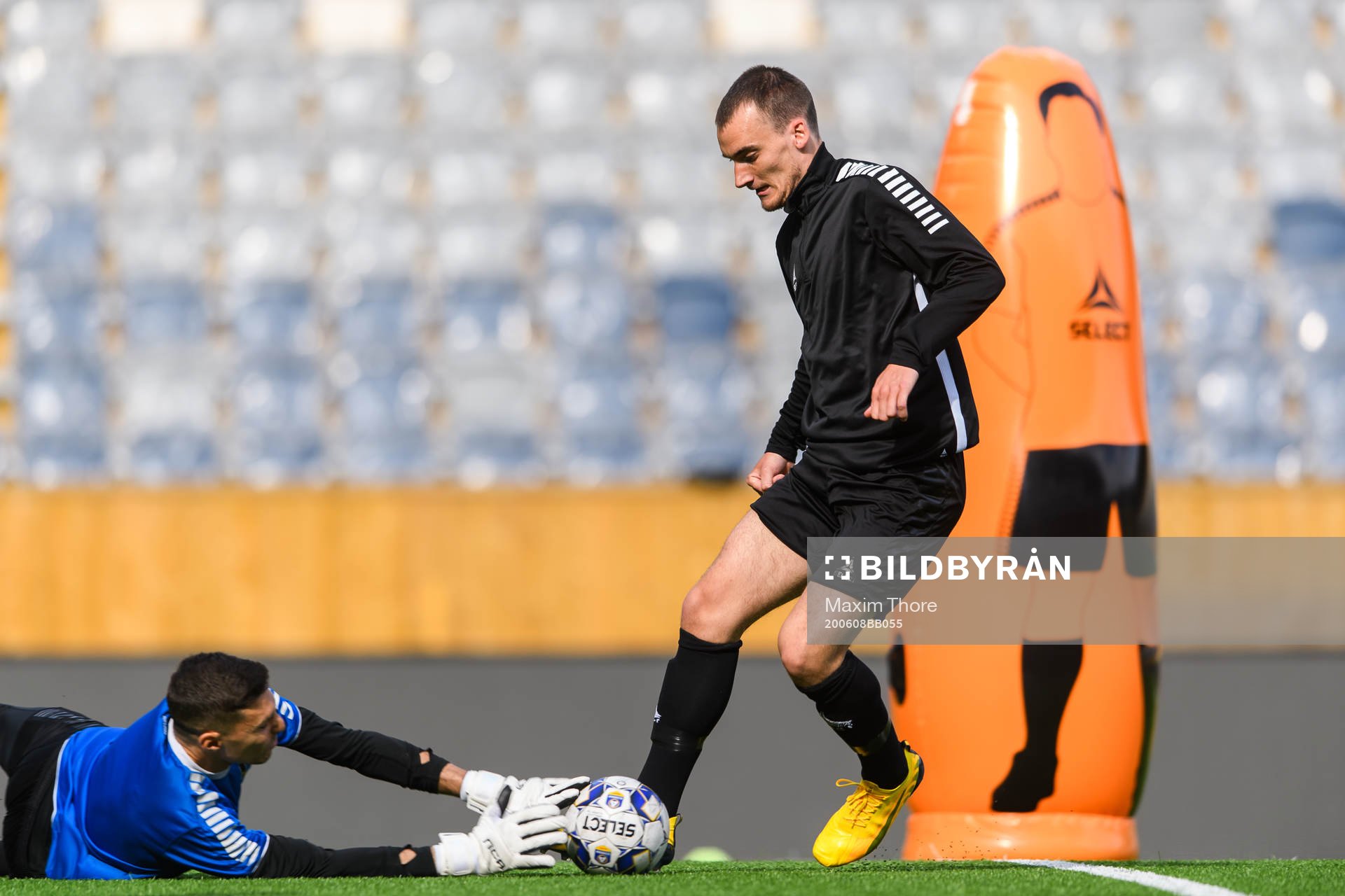 Målvakt Jonathan Viscosi och Adam Hellborg