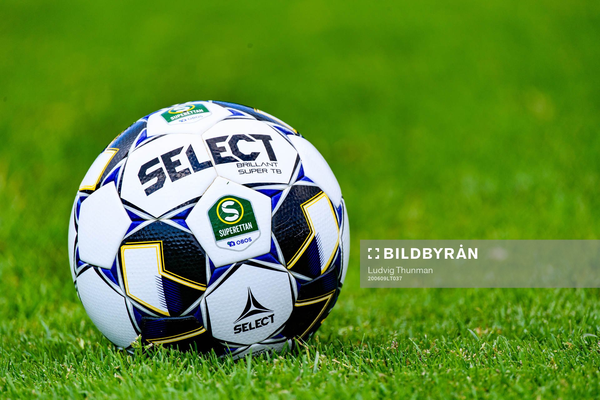 Superettans matchboll från Select