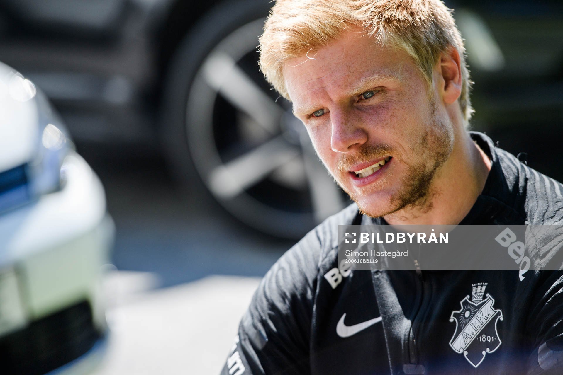 Målvakt Jakob Haugaard intervjuas efter en träning med AIK den 10 juni 2020 i Stockholm.