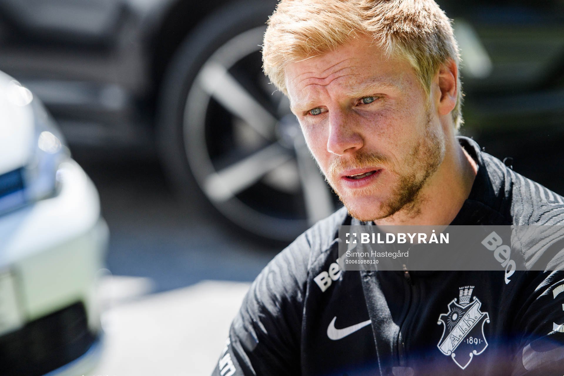 Målvakt Jakob Haugaard intervjuas efter en träning med AIK den 10 juni 2020 i Stockholm.