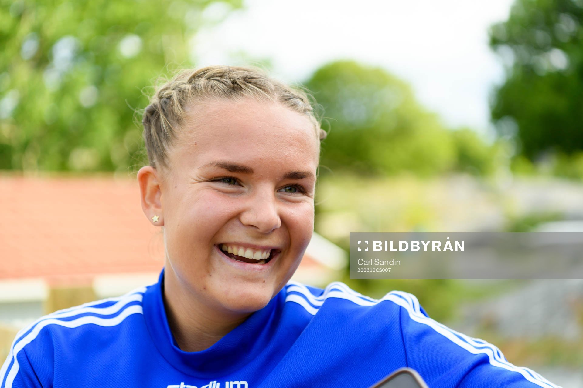 Donsö IS Alice Samuelsson blir intervjuad