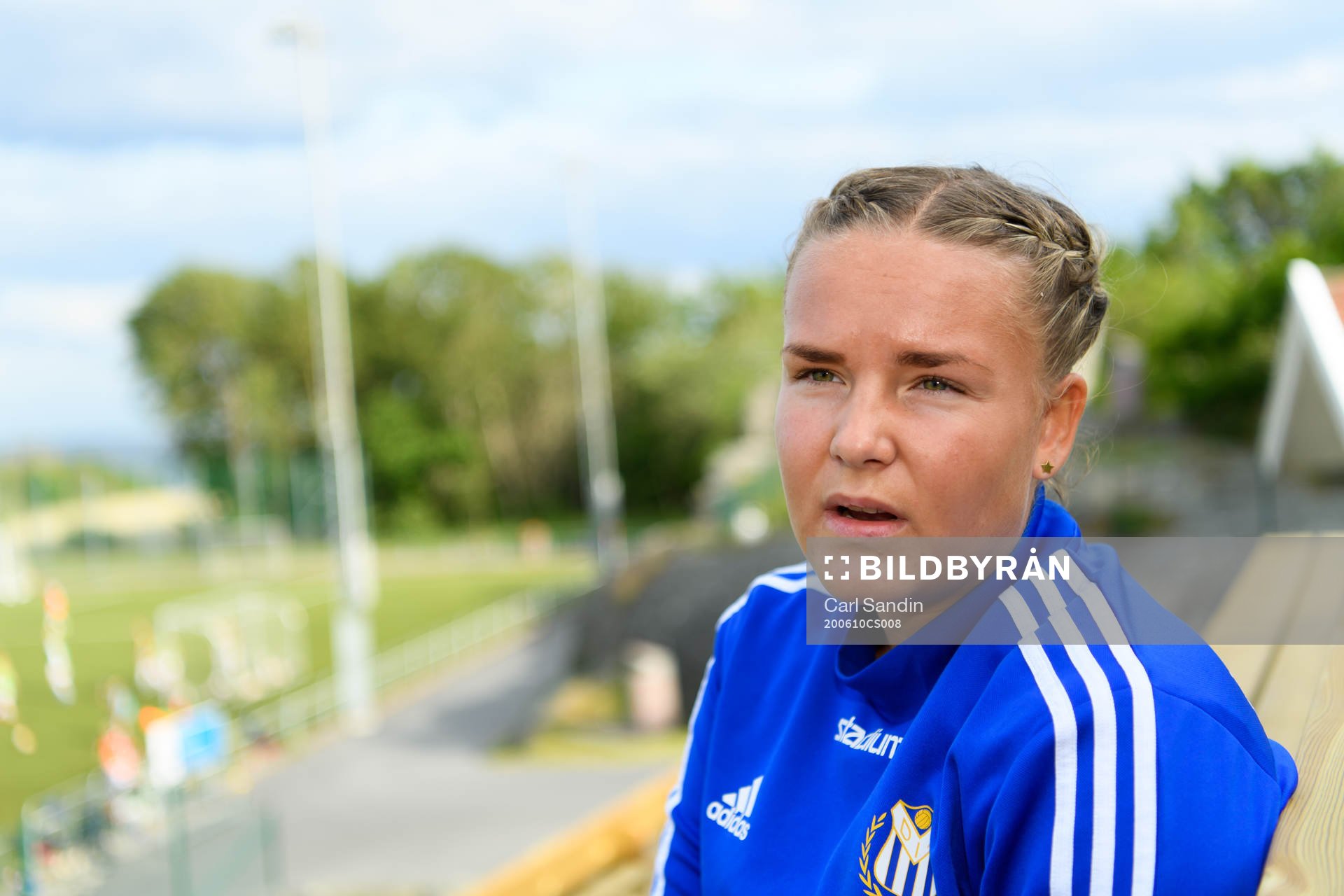 Donsö IS Alice Samuelsson blir intervjuad