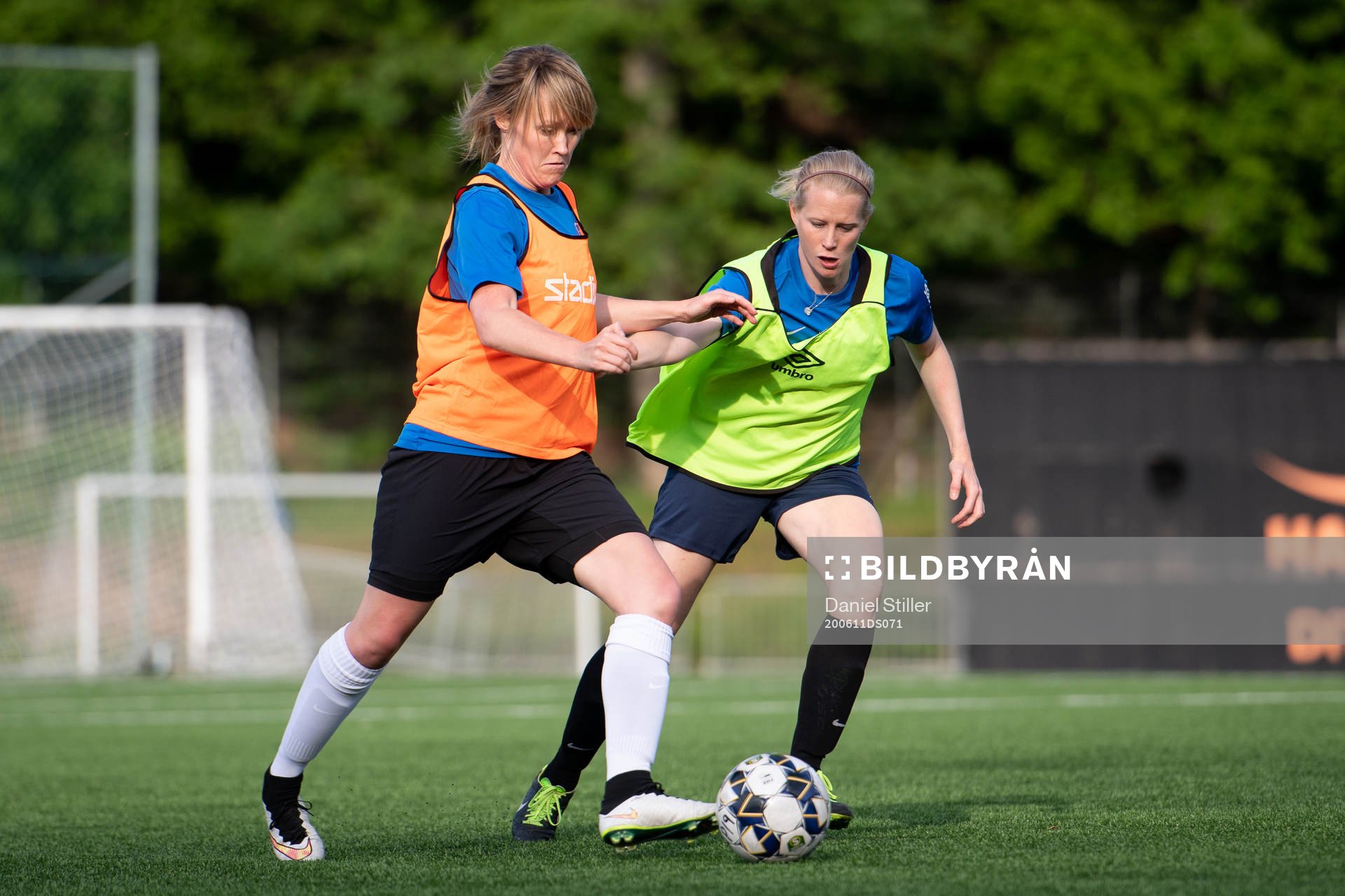 Sofia Skog och spelande tränaren Lisa Christensson