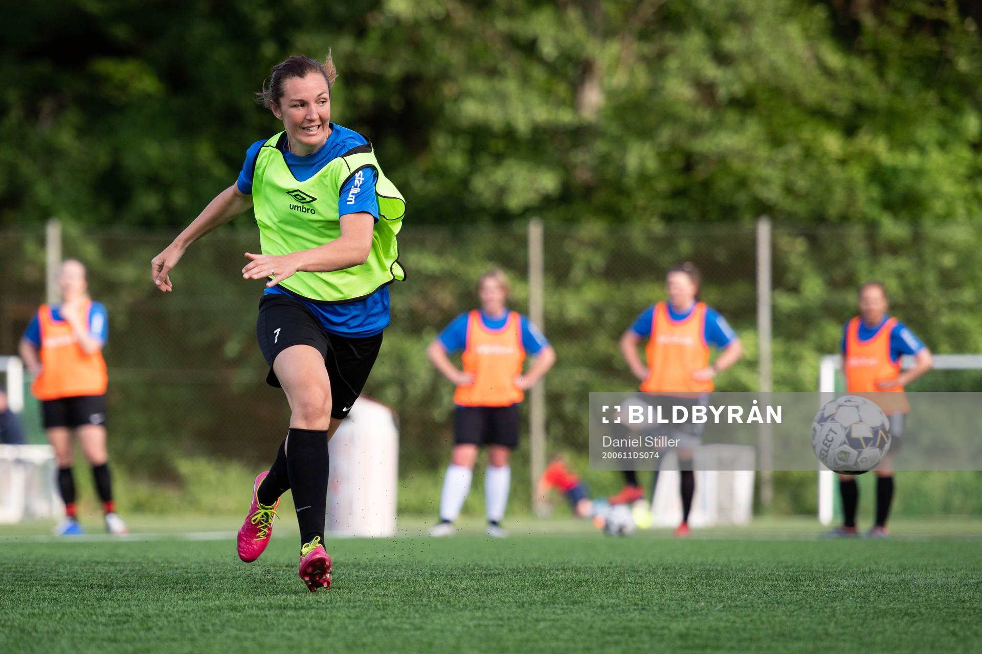 Elin Sandgren under en träning med Örgrytes damlag den 11 juni 2020 i Göteborg.