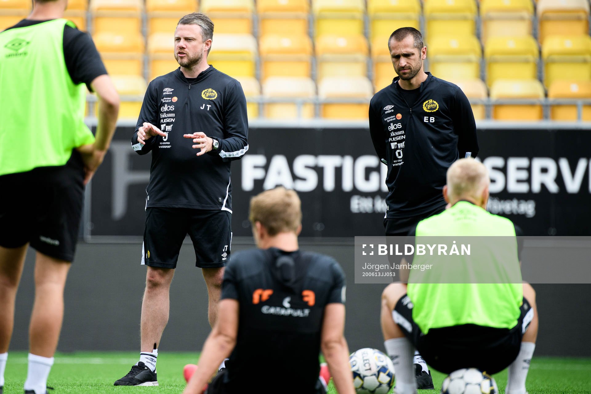 Manager Jimmy Thelin och assisterande tränare Emir Bajrami