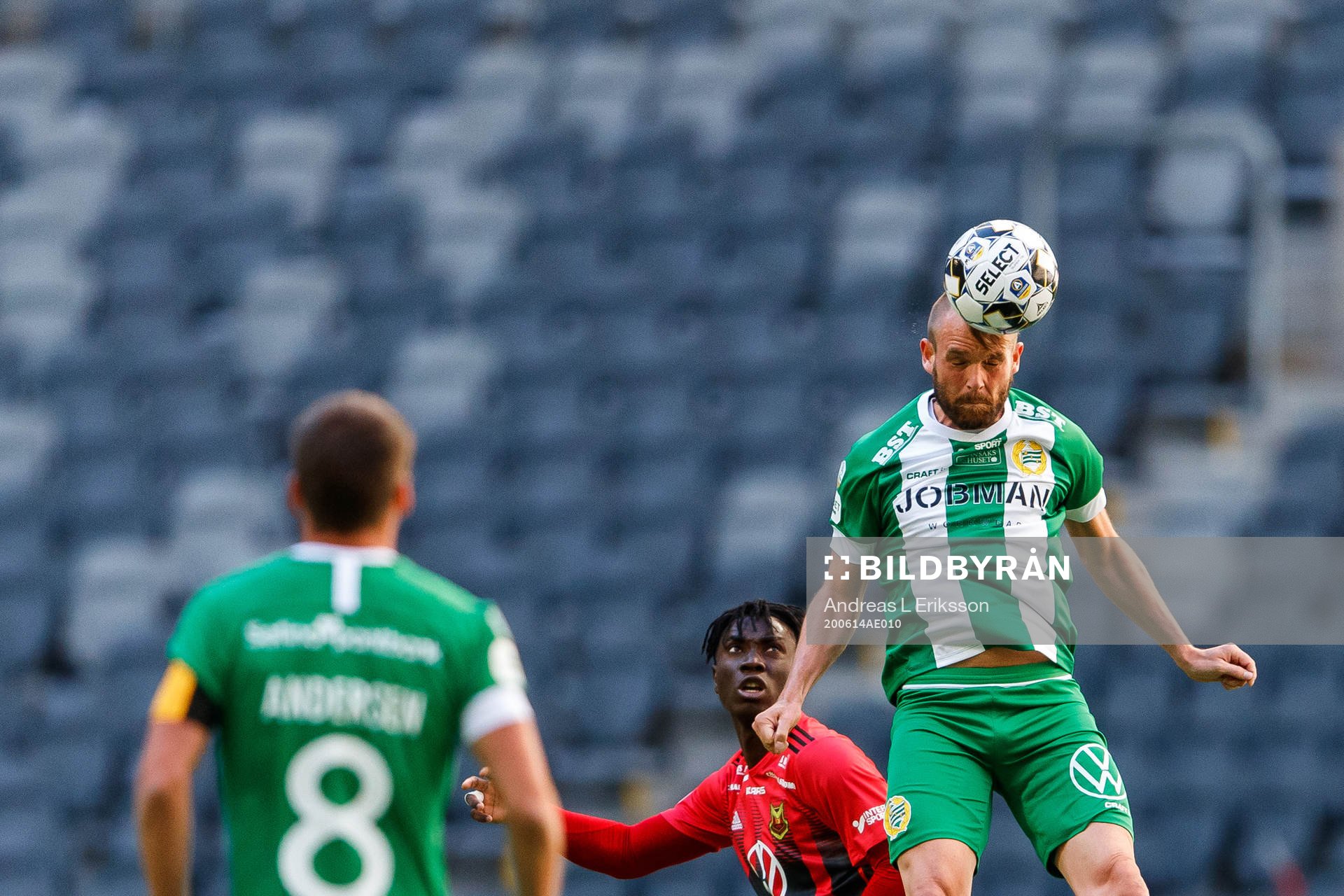 Östersunds Jordan Attah Kadiri  och Hammarbys Mads Fenger