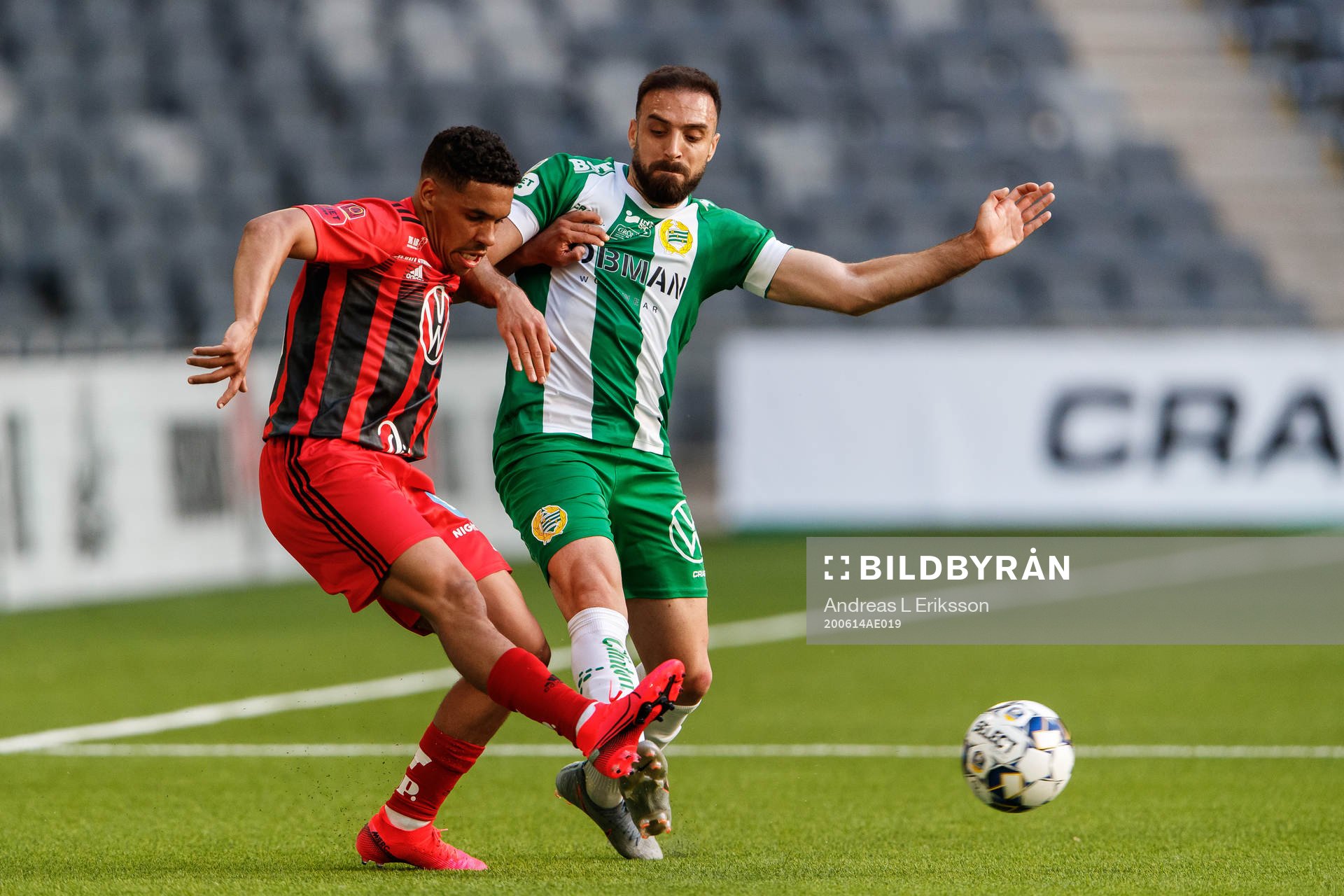 Östersunds Marco Weymans och Hammarbys Abdul Khalili