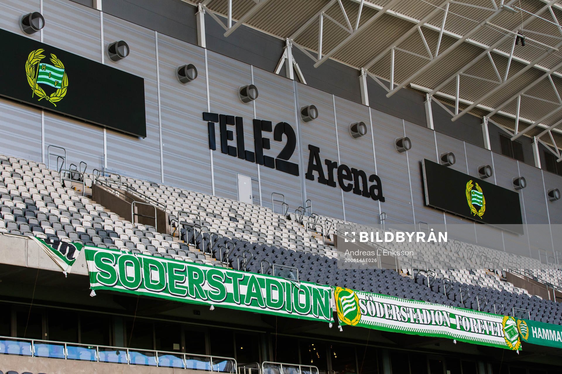 Tomma läktare på Tele2 Arena