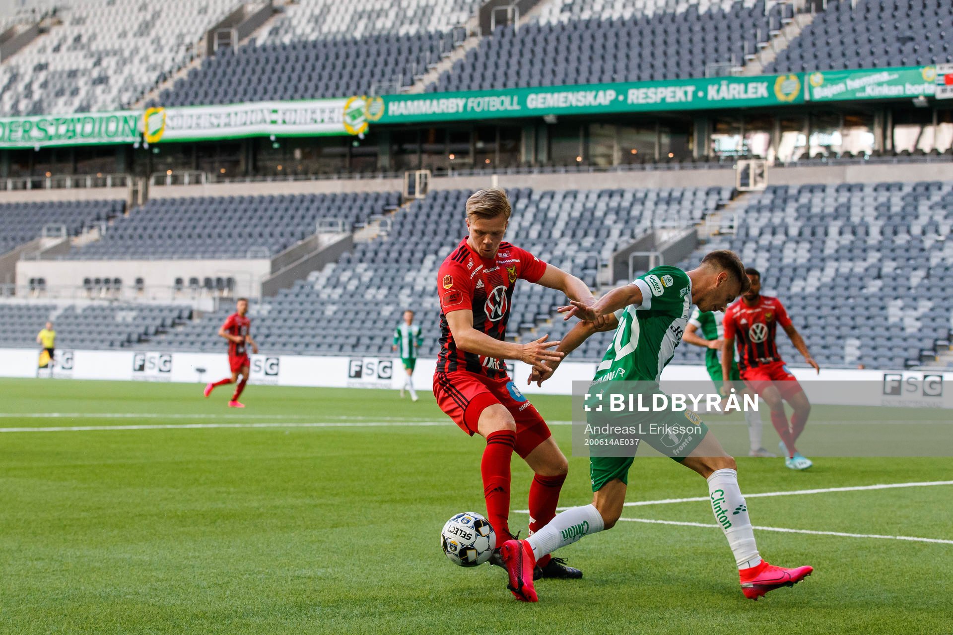 Östersunds Eirik Haugan och Hammarbys Alexander Kacaniklic