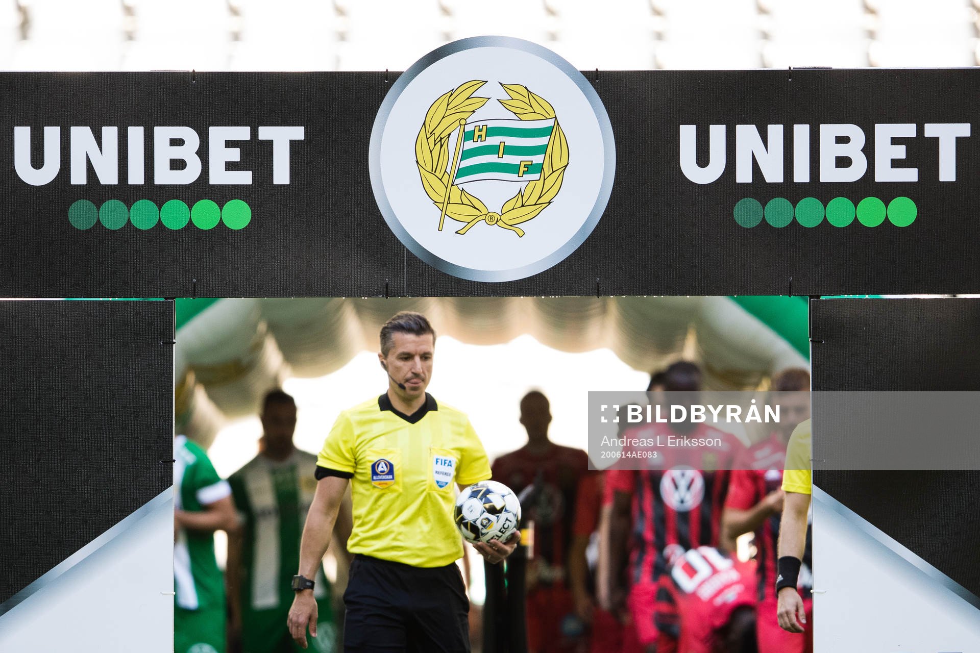 Hammarbys emblem innan fotbollsmatchen i Allsvenskan mellan