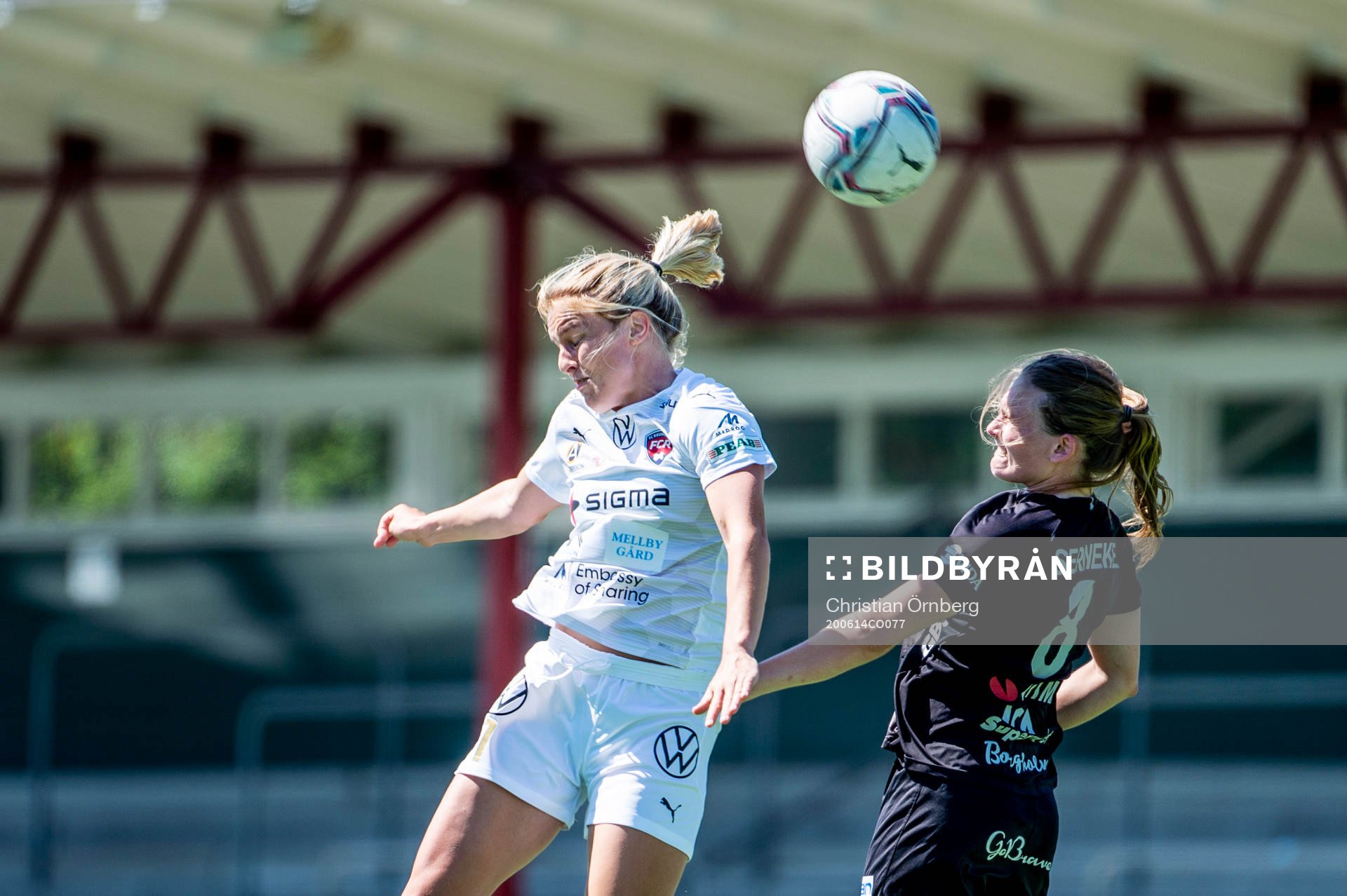Rosengårds Mimmi Larsson mot Växjös Emelie Henriksen