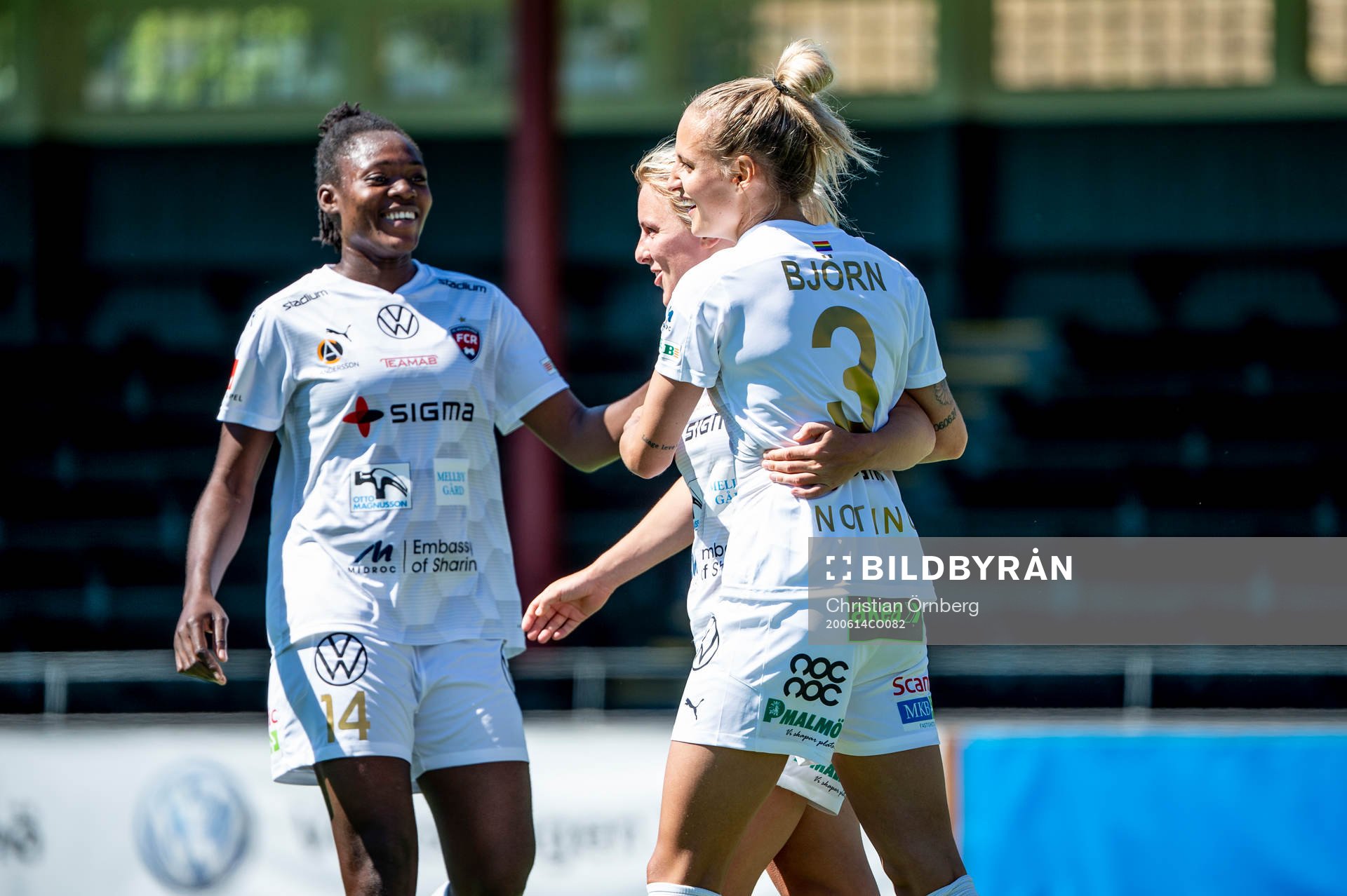 Rosengårds Mimmi Larsson gör 2-0 jublar