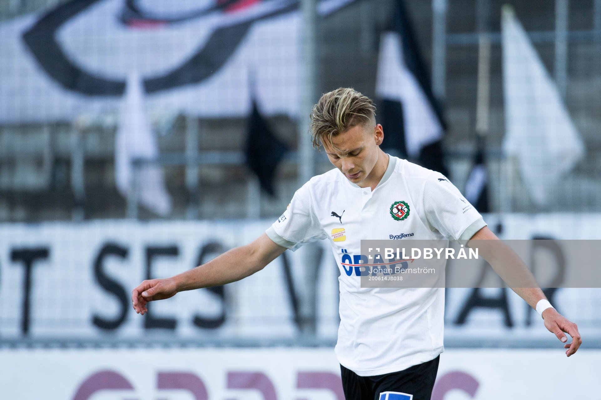 Örebros Jake Larsson deppar
