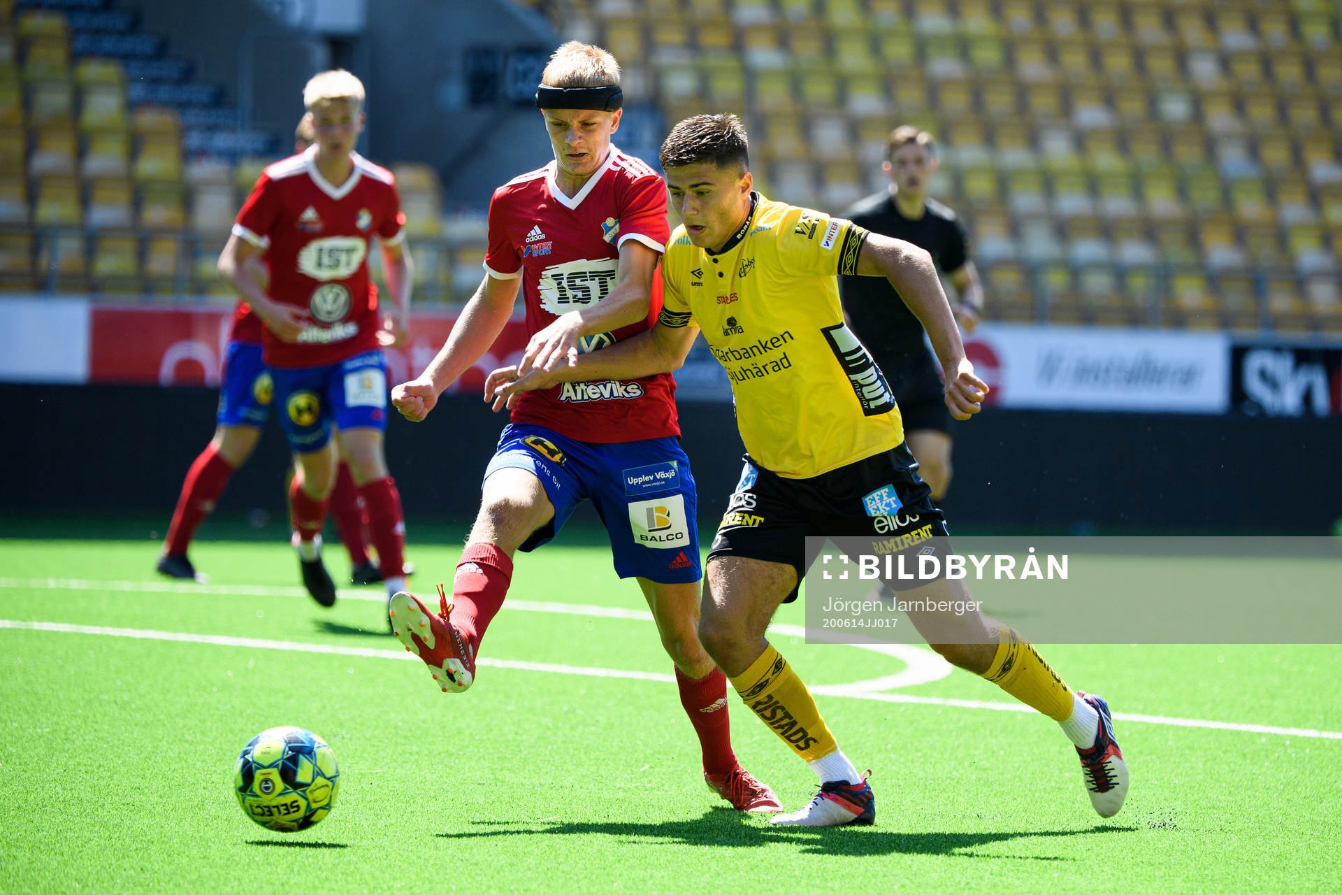 Elfsborgs Besfort Zeneli och Östers Simon Wibrån