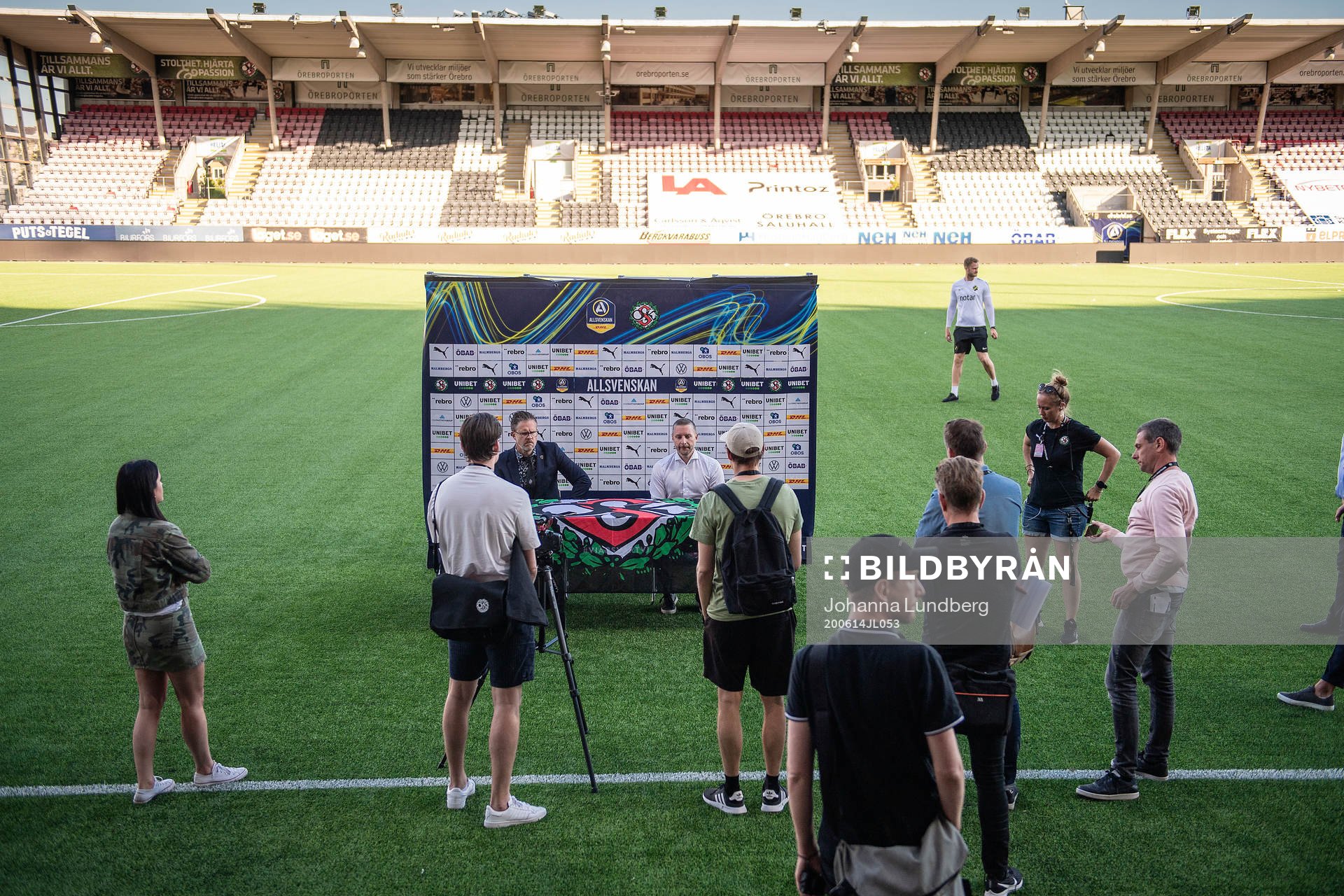 AIK:s tränare Rikard Norling och Örebros tränare Axel Kjäll deltar i en presskonferens efter fotbollsmatchen i Allsvenskan mellan Örebro och AIK den 14 juni 2020 i Örebro.
