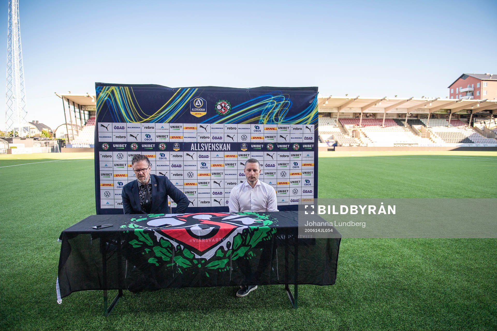 s tränare Rikard Norling och Örebros tränare Axel Kjäll