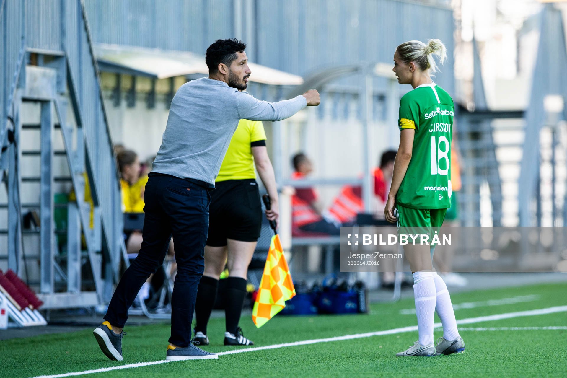 Hammarbys tränare Pablo Pinones Arce och Alice Karlsson
