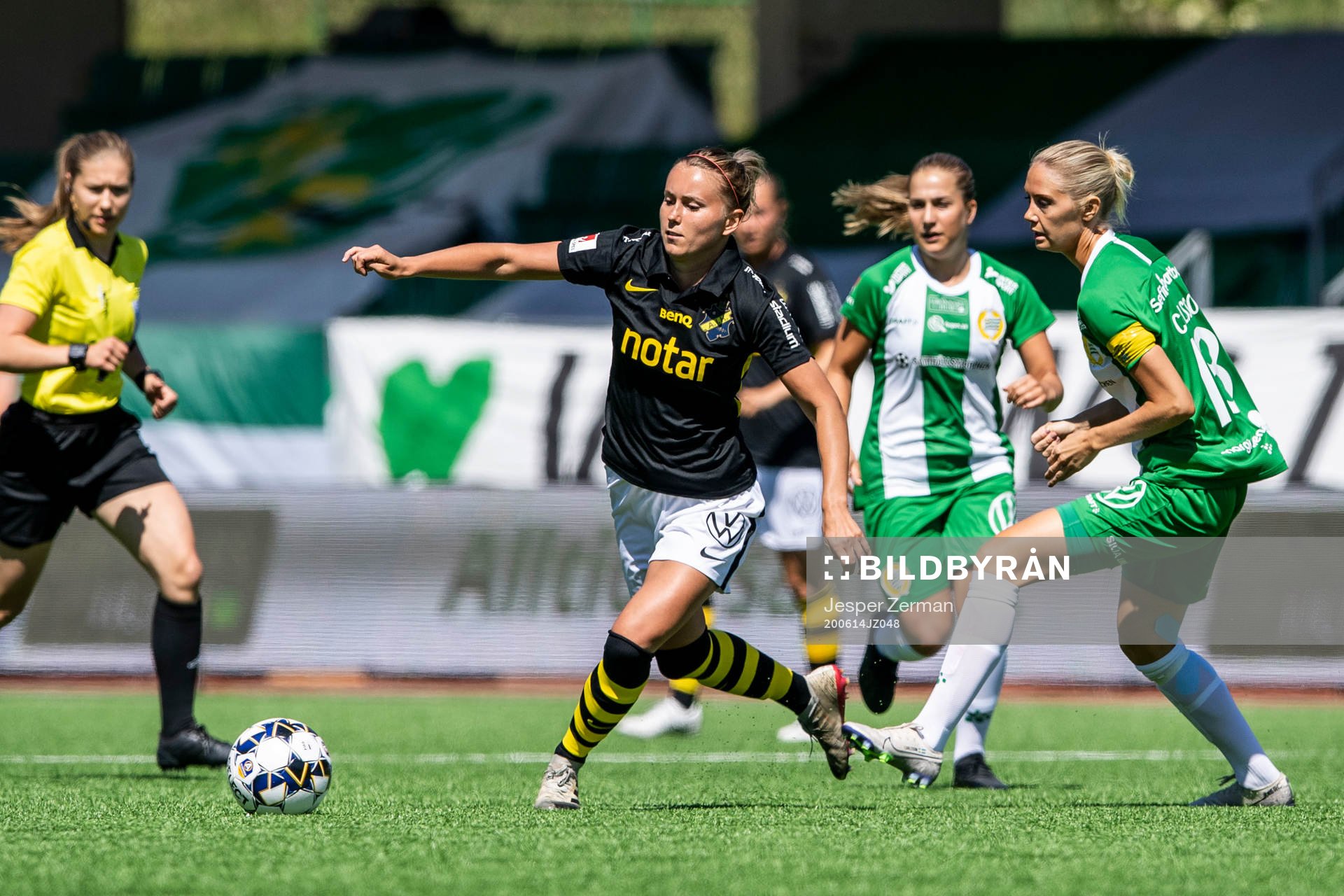 s Adelisa Grabus och Hammarbys Alice Karlsson