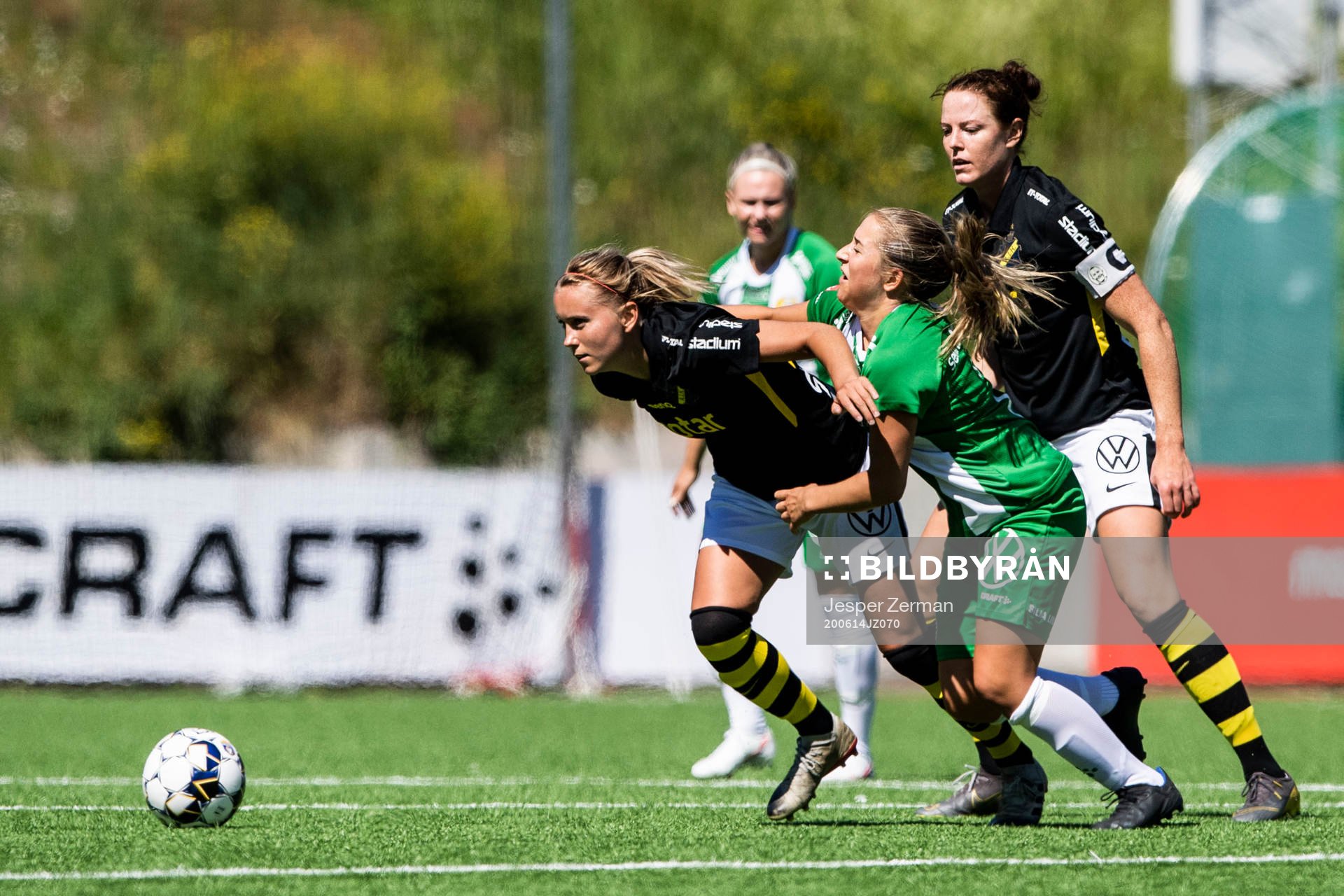 s Adelisa Grabus och Hammarbys Felicia Saving