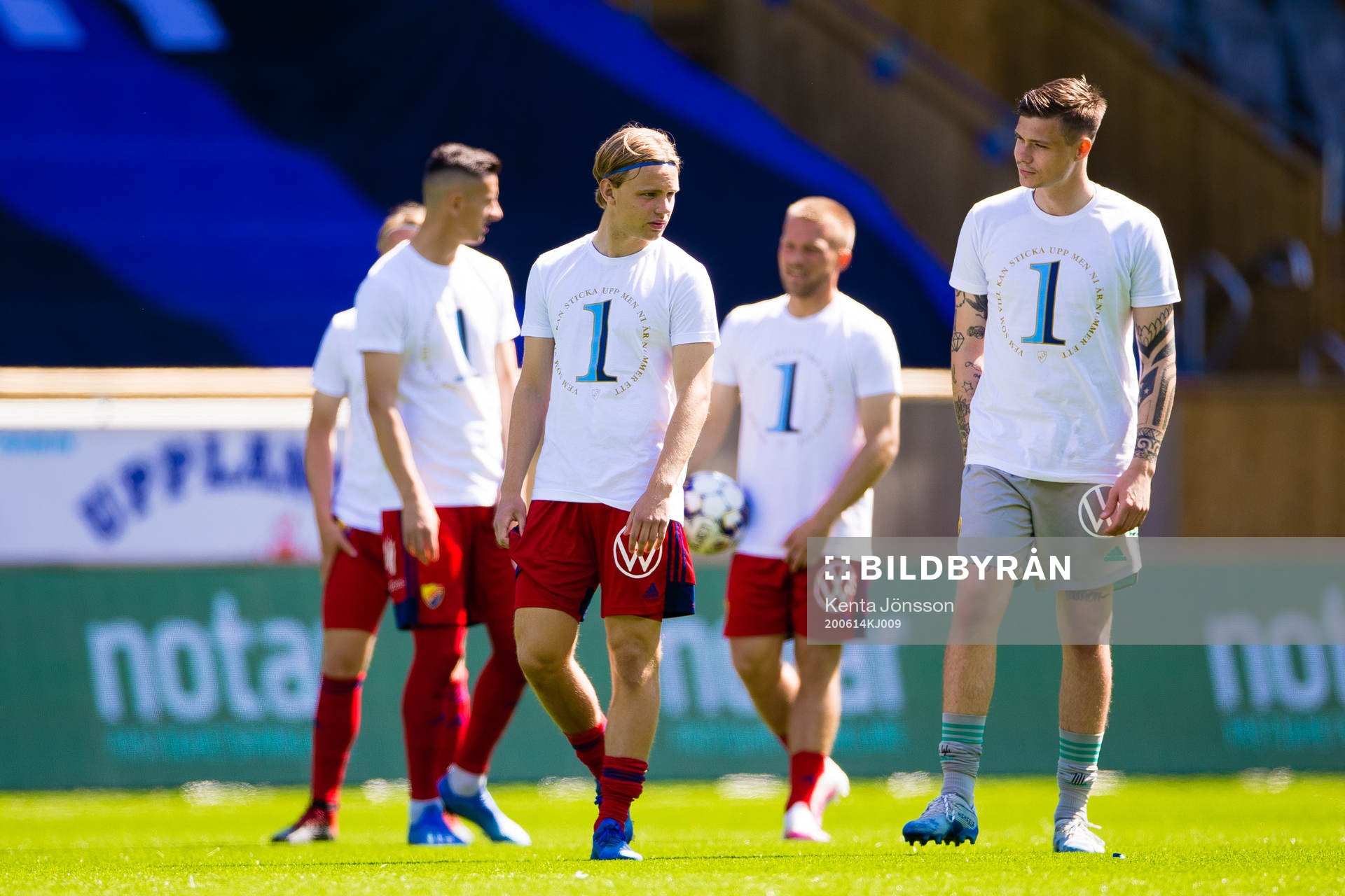Djurgårdens målvakt Per Kristian Bråtveit med lagkamrater