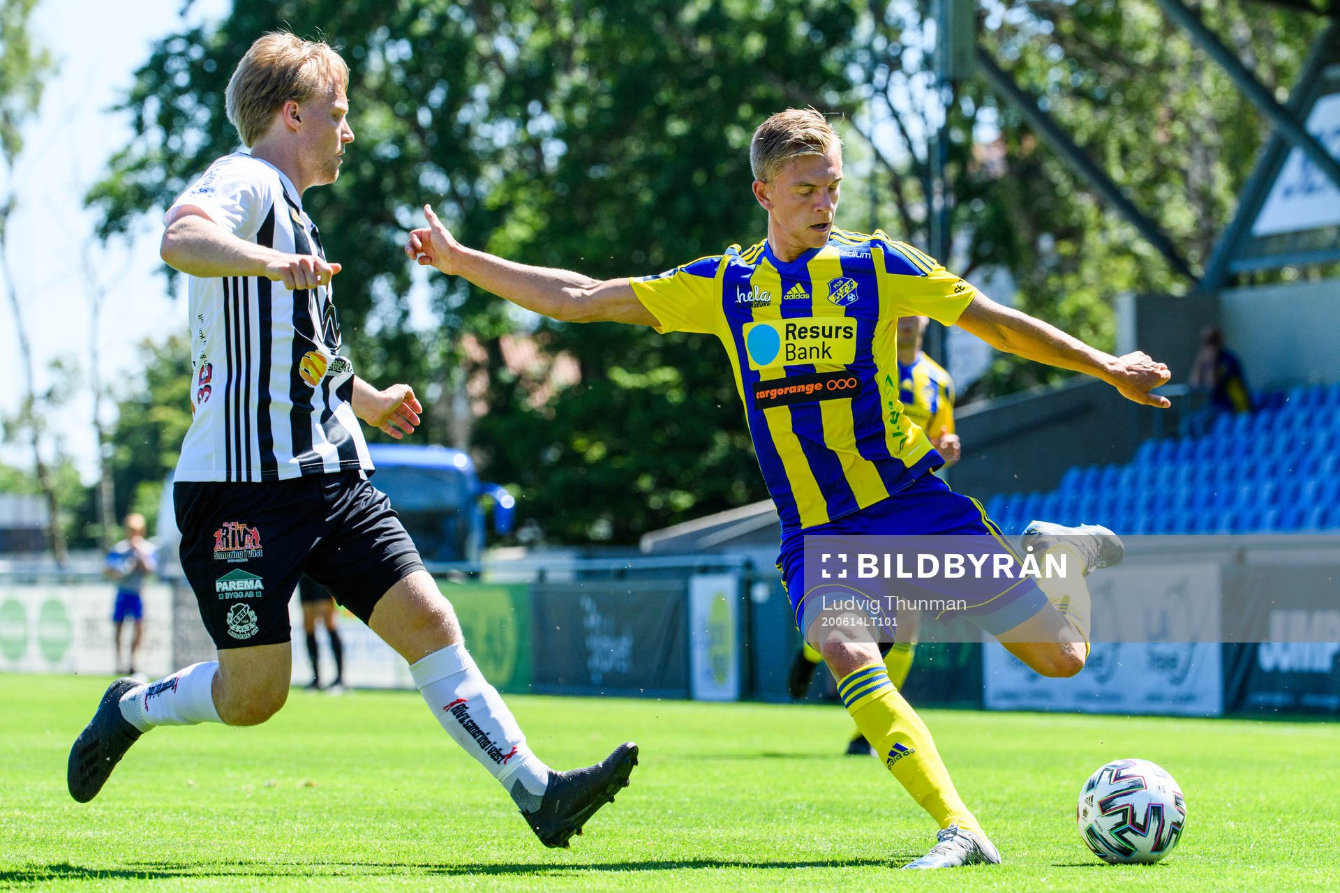 Eskilsminnes Dennis Olsson och Lindomes Johan Jarnvik