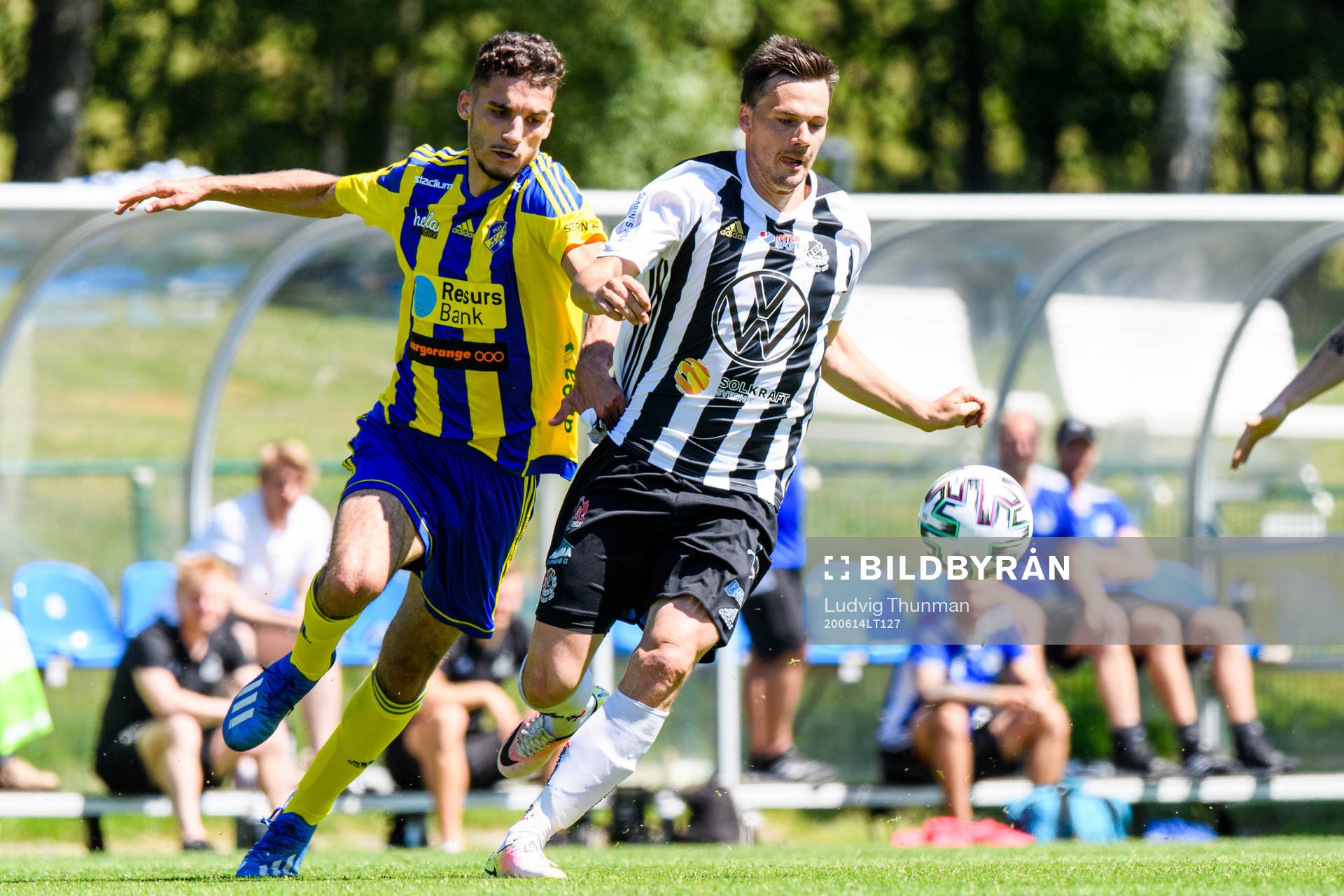 Eskilsminnes Gjenis Zeqiri och Lindomes Anders Alö