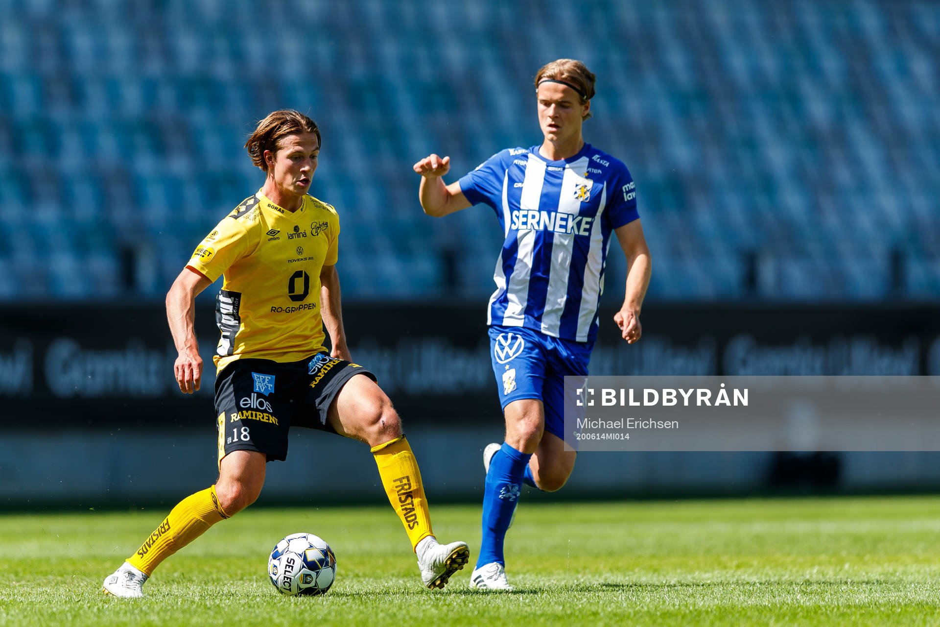 Elfsborgs Simon Olsson och IFK Göteborgs August Erlingmark