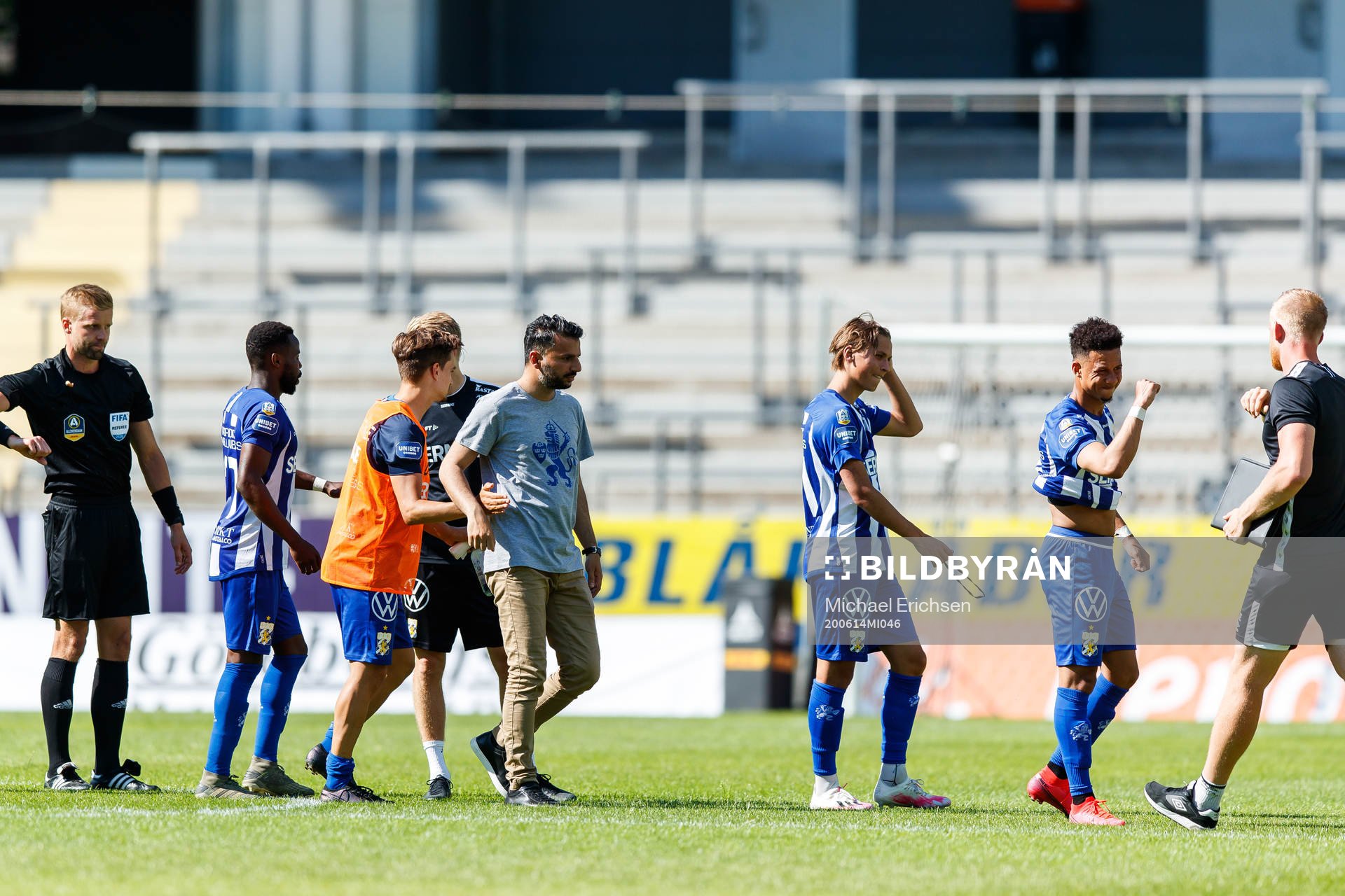 IFK Göteborgs tränare Poya Asbaghi deppar