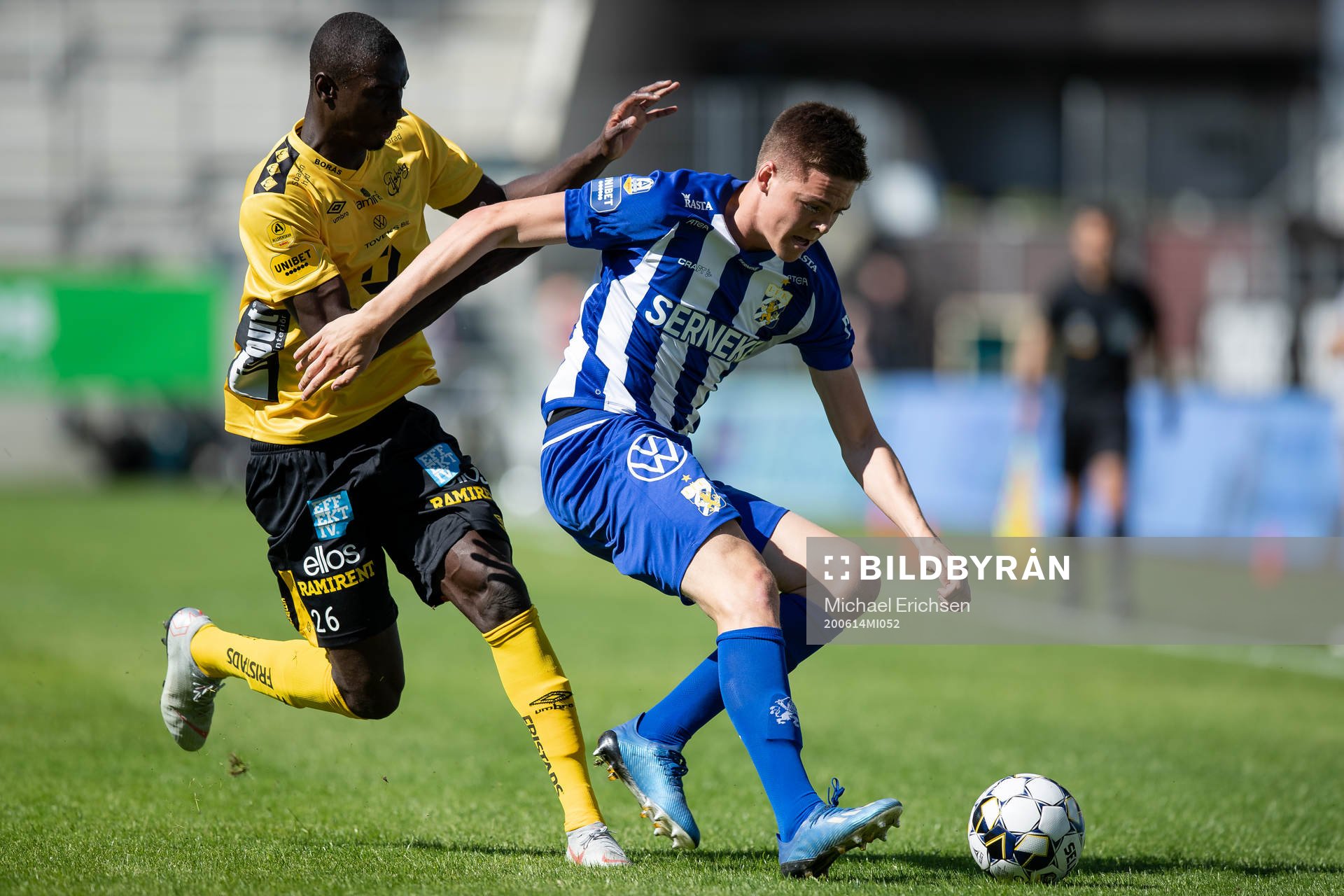 Elfsborgs Marokhy Ndione och IFK Göteborgs Emil Holm