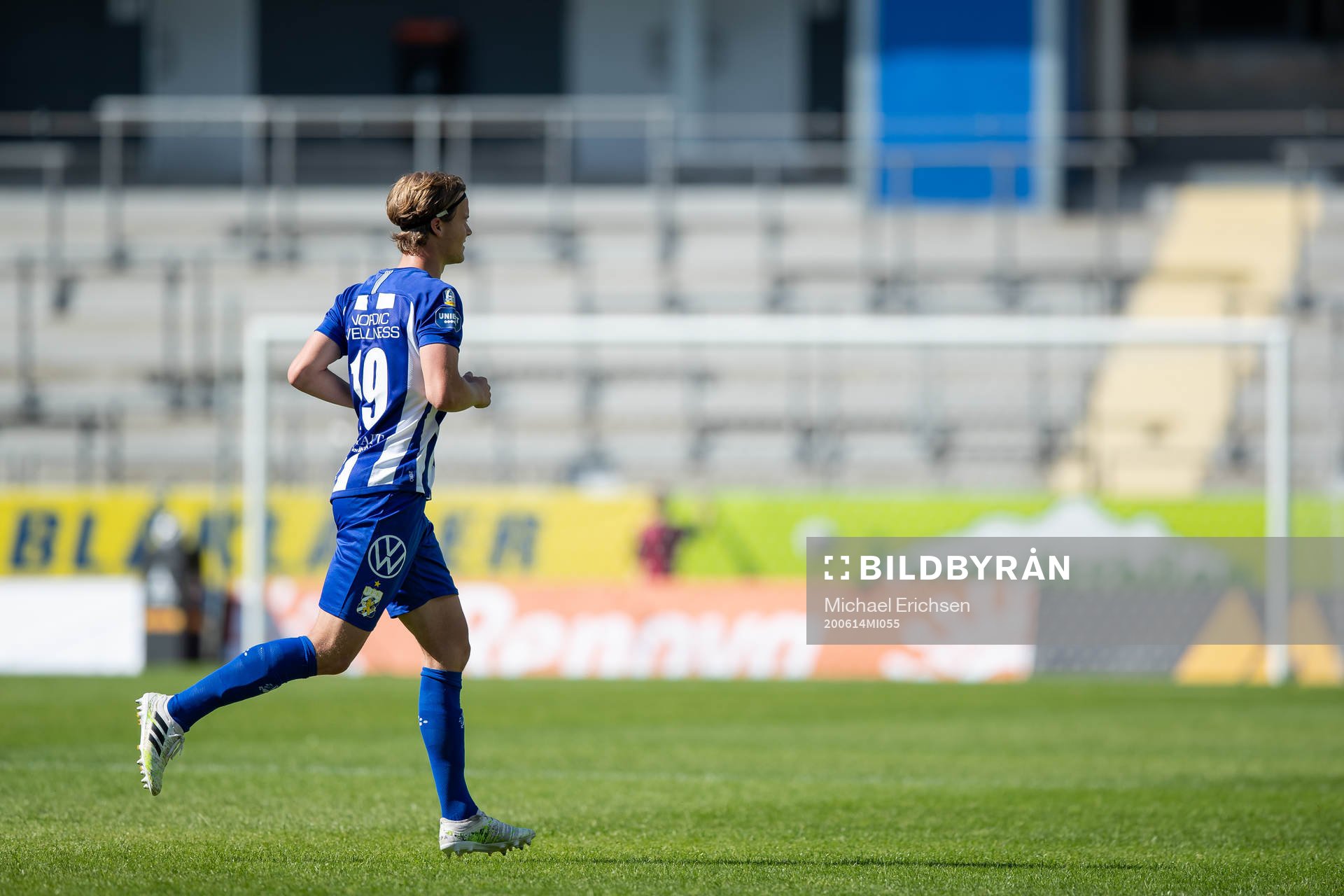 IFK Göteborgs August Erlingmark lämnar planen
