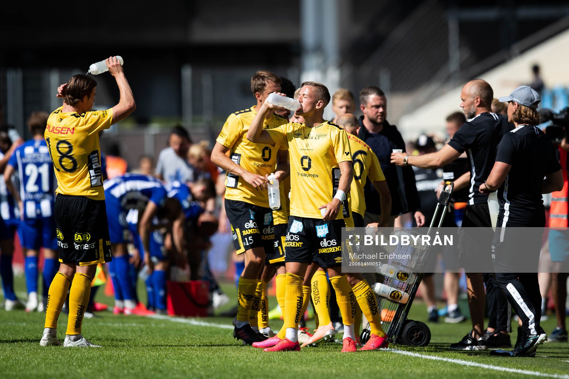 Elfsborgs Jesper Karlsson dricker i vätskepaus