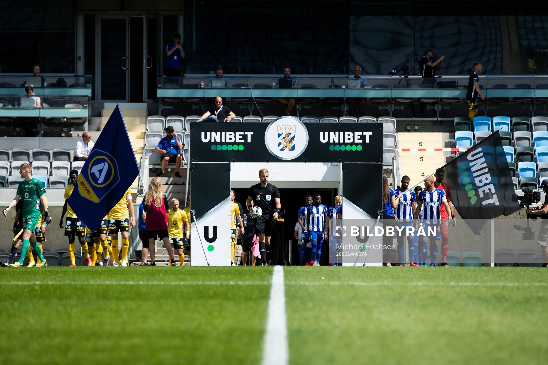 En Unibet portal innan fotbollsmatchen i Allsvenskan mellan IFK Göteborg och Elfsborg den 14 juni 2020 i Göteborg.
